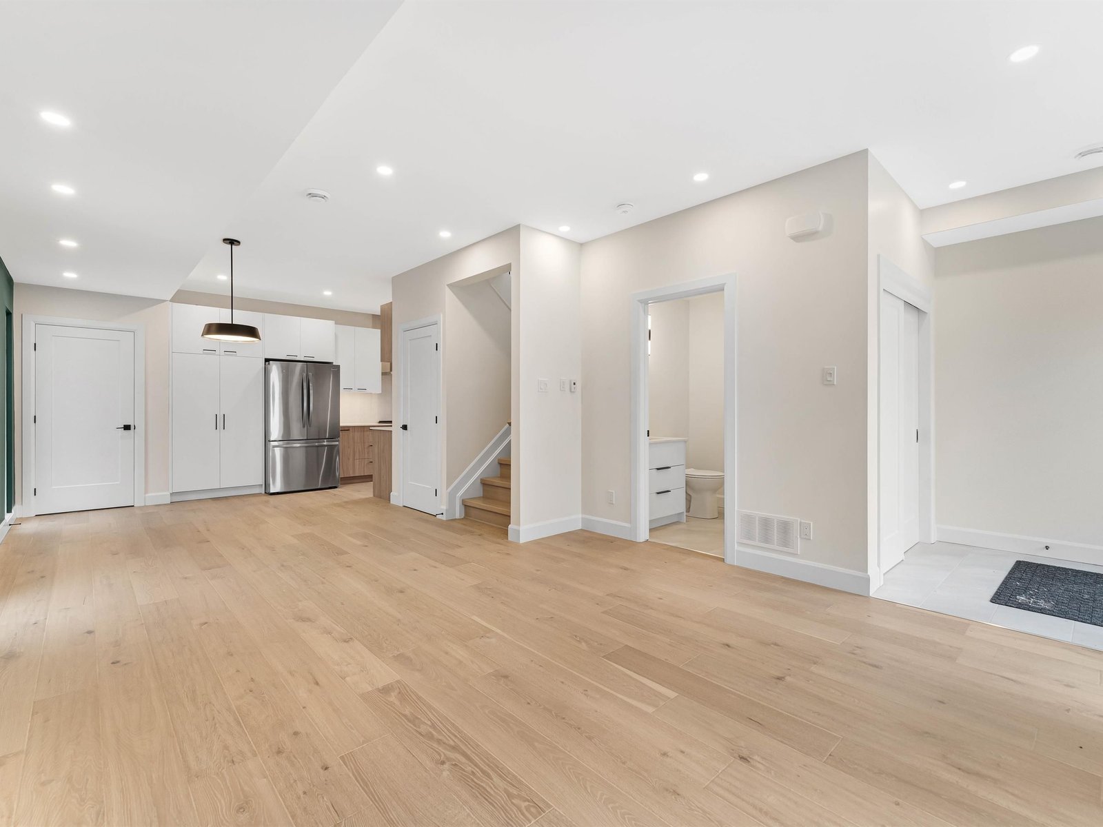 3 Bedroom House for Rent - 847 Woodroffe Avenue, Ottawa, ON 5