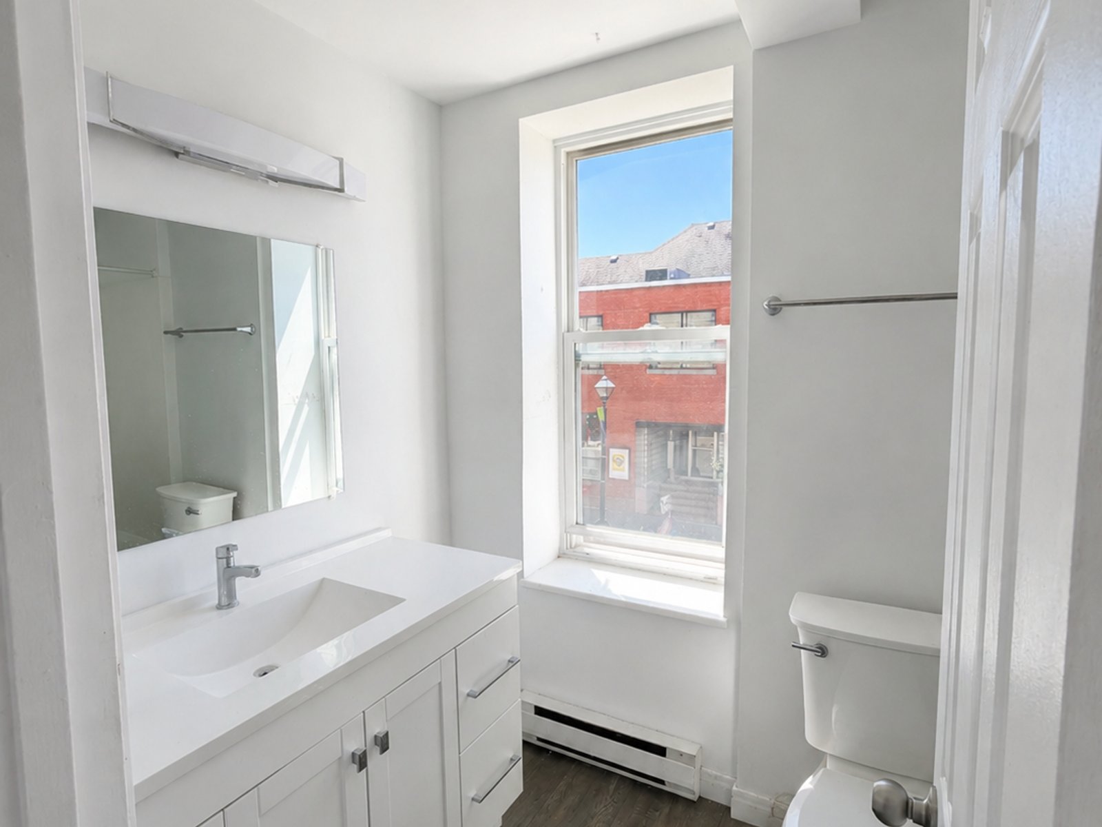 2 Bedroom Apartment for Rent - 38 Ainslie St, Cambridge, ON 3
