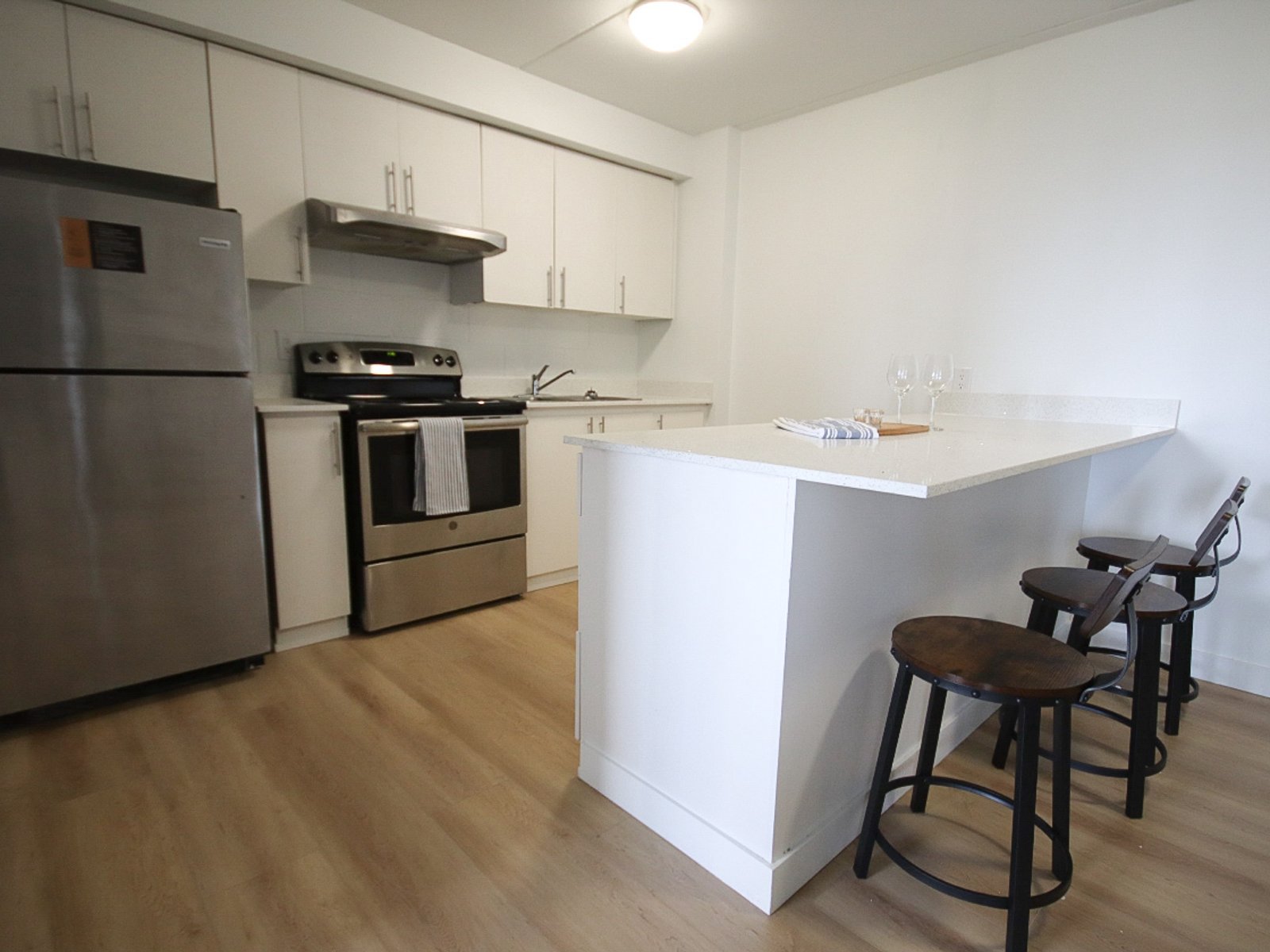 4 Bedroom Apartment for Rent - 50 University Ave E, Waterloo, ON 2