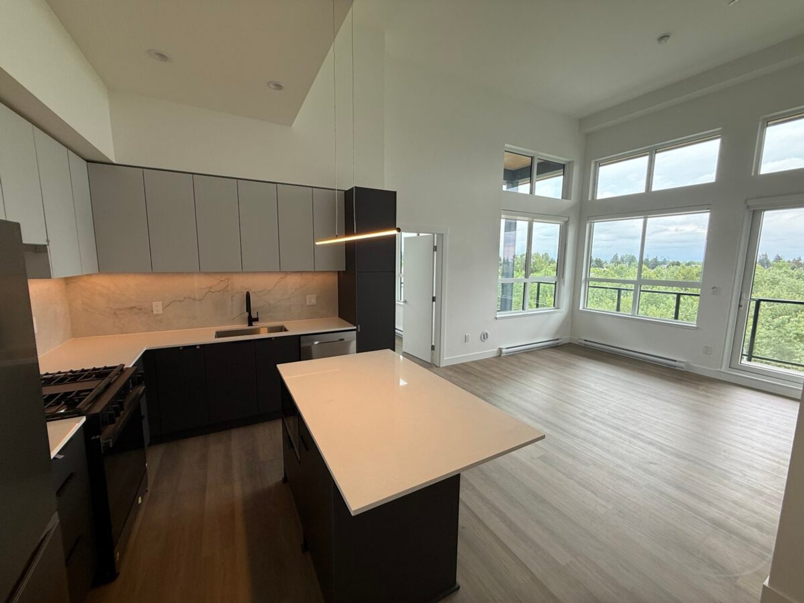 2 Bedroom Apartment for Rent - 7728 119A St, Delta, BC 2
