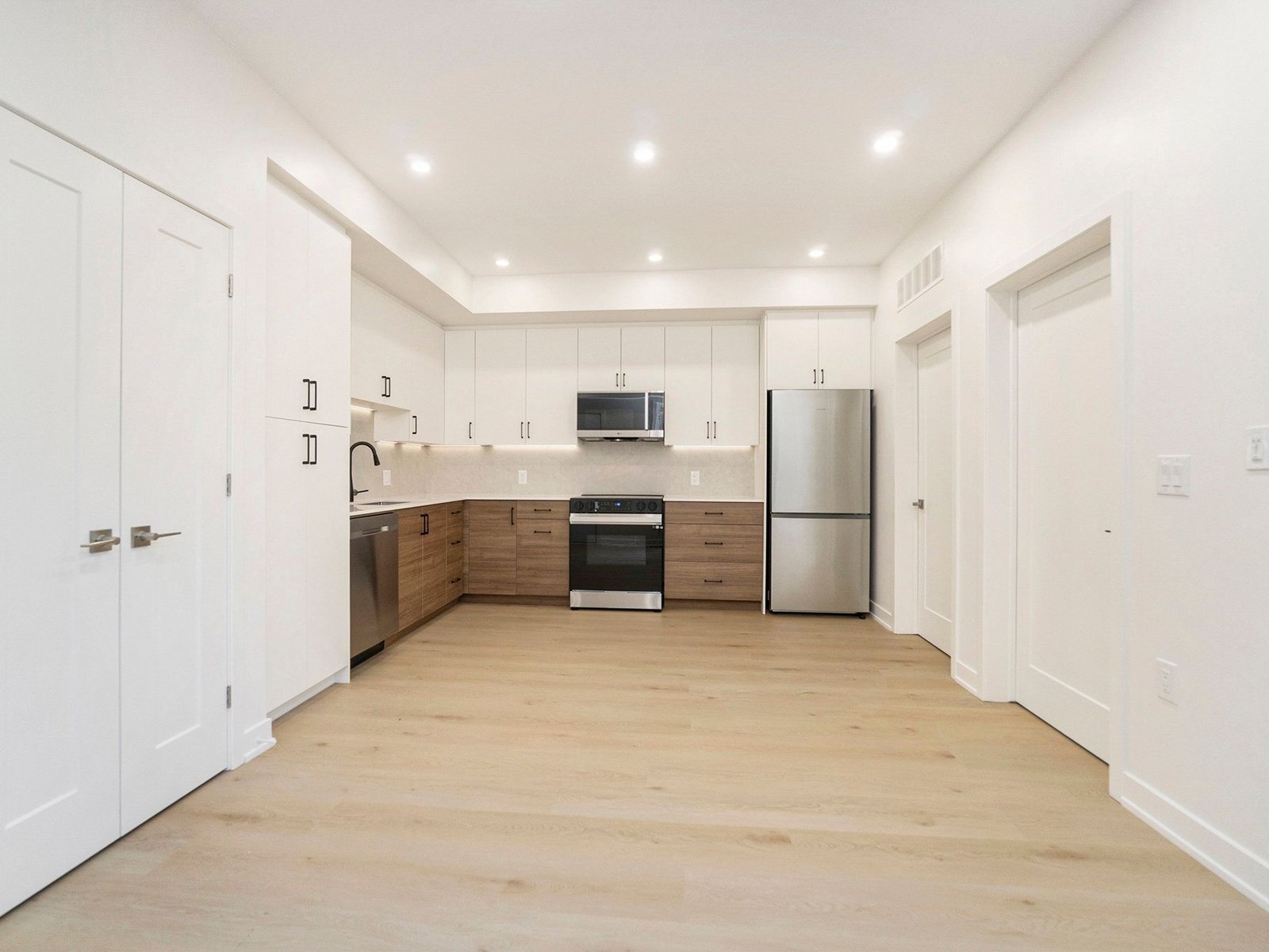 Studio Apartment for Rent - 373 Iberville Street, Vanier, ON 1