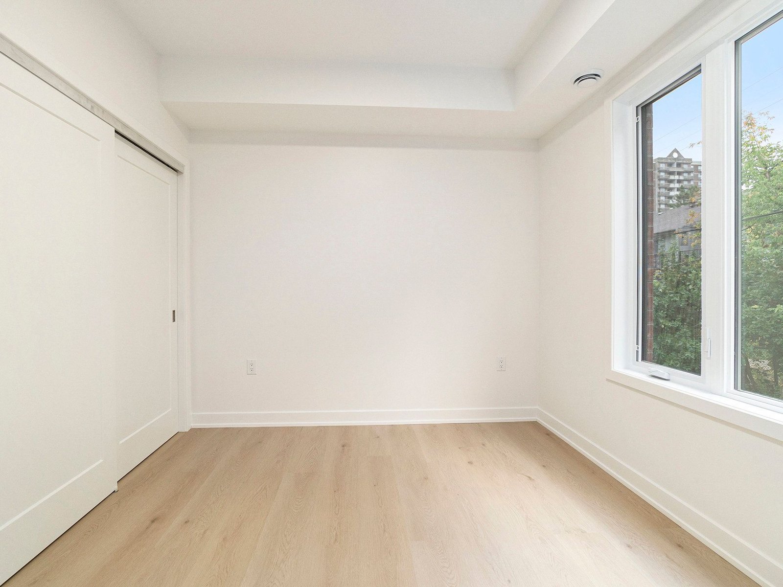 Studio Apartment for Rent - 373 Iberville Street, Vanier, ON 5