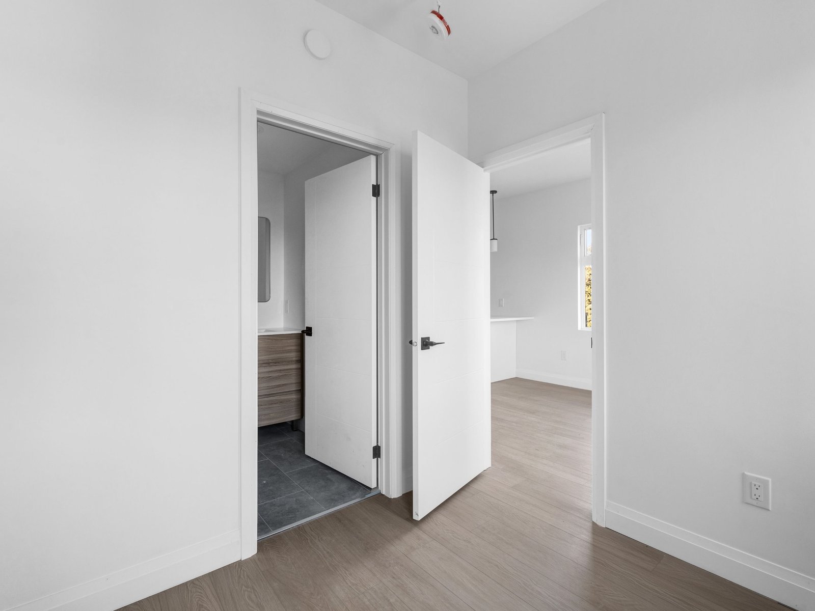 Studio Apartment for Rent - 368 Tweedsmuir Avenue, Ottawa, ON 5