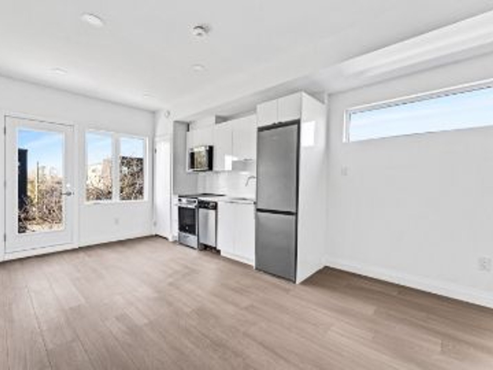Studio Apartment for Rent - 368 Tweedsmuir Avenue, Ottawa, ON 2