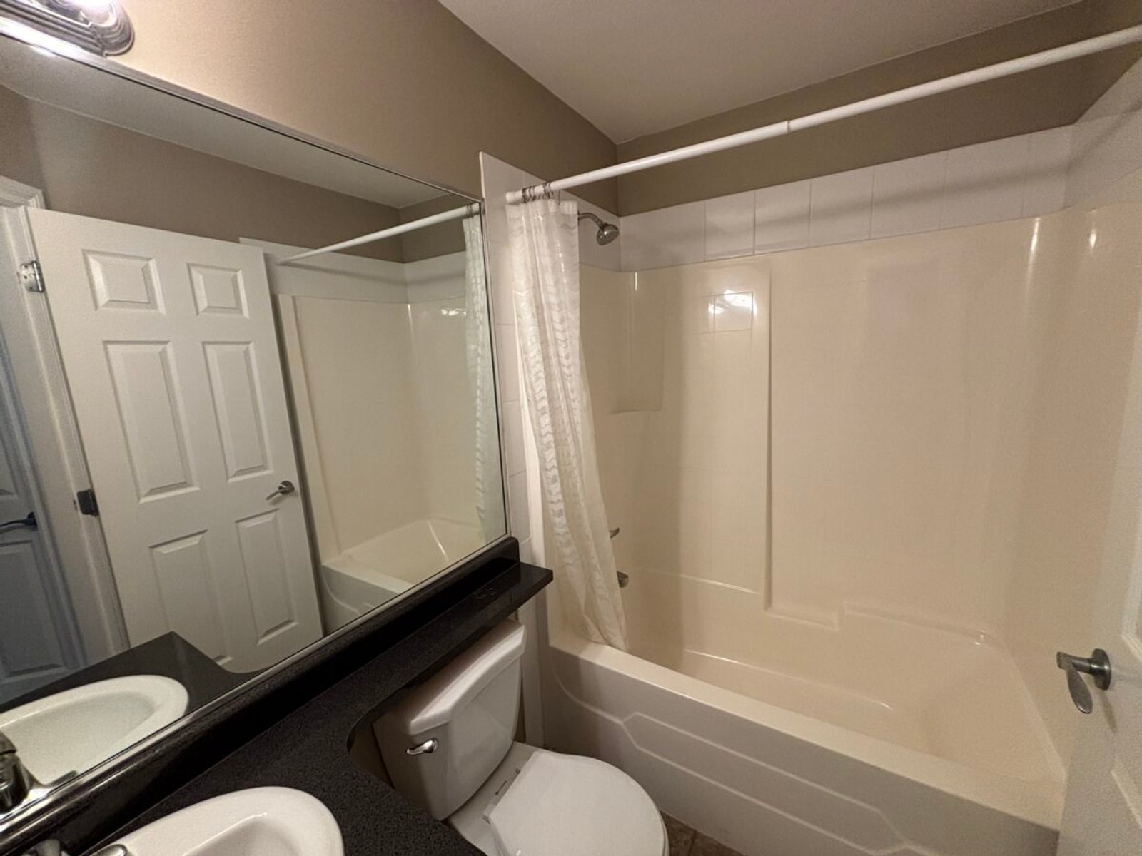 2 Bedroom Apartment for Rent - 33830 Hollister Pl, Mission, BC 4