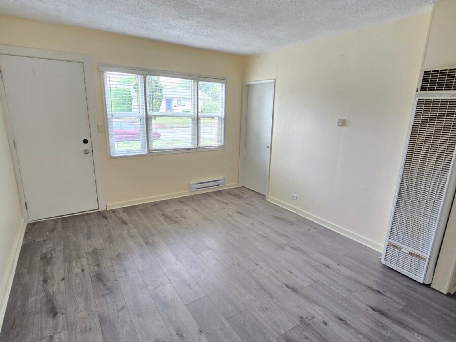 2 Bedroom House for Rent - 9342 Woodbine St, Chilliwack, BC 2