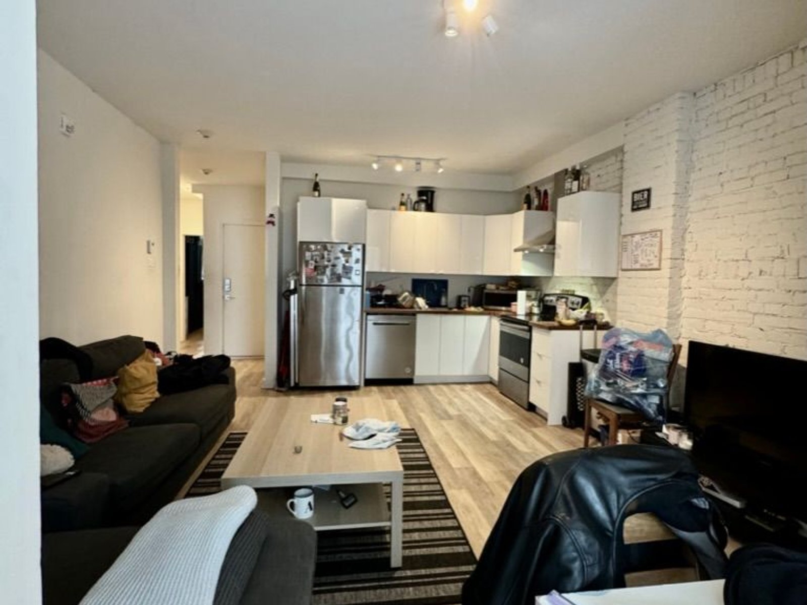 3 Bedroom Apartment for Rent - 1863 Rene-Levesque W, Montréal, QC 2