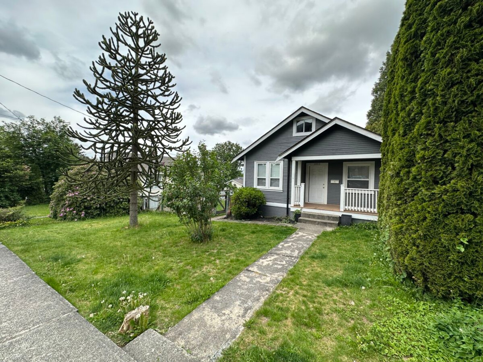 3 Bedroom Apartment for Rent - 33913 Pine St, Abbotsford, BC 1