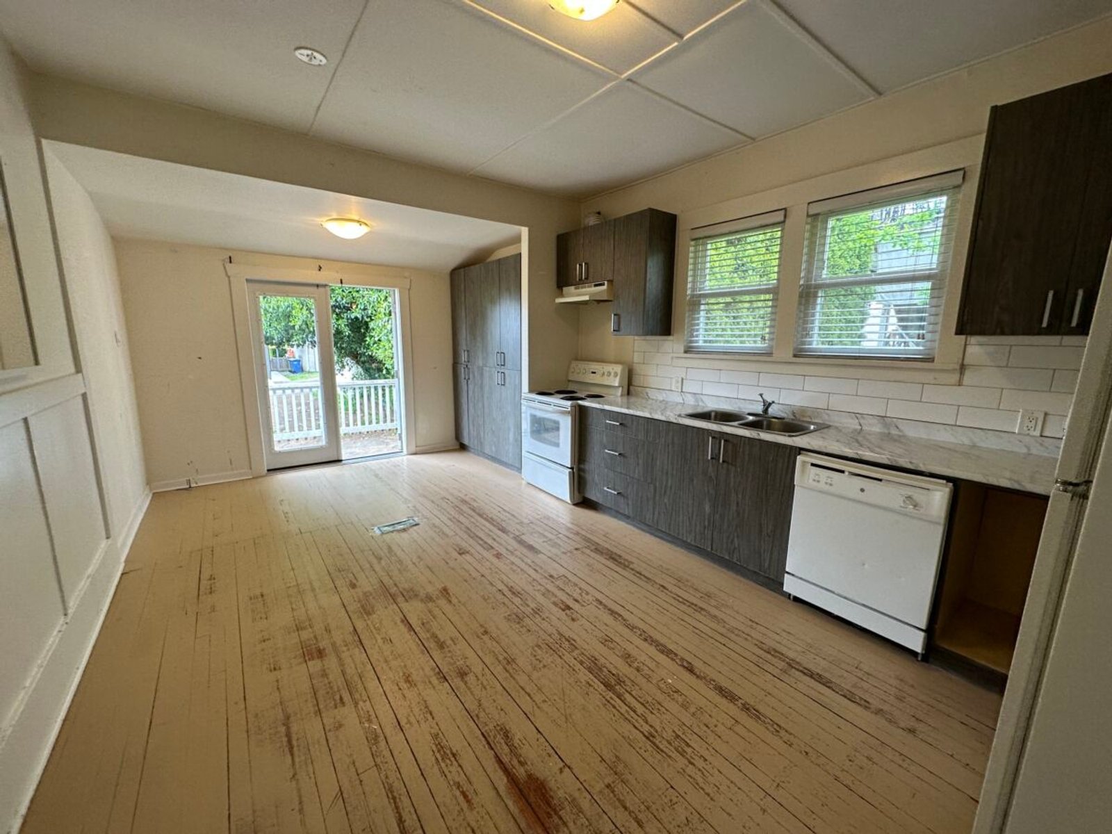 3 Bedroom Apartment for Rent - 33913 Pine St, Abbotsford, BC 2