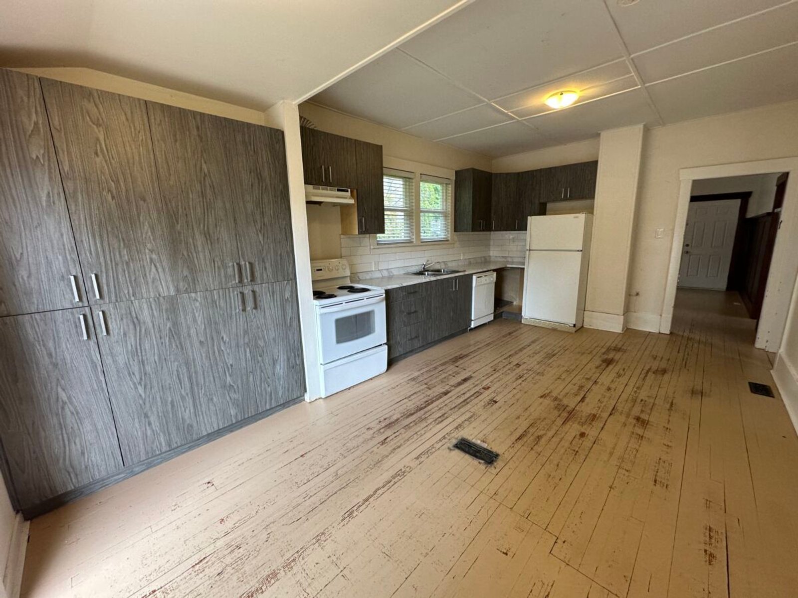 3 Bedroom Apartment for Rent - 33913 Pine St, Abbotsford, BC 3
