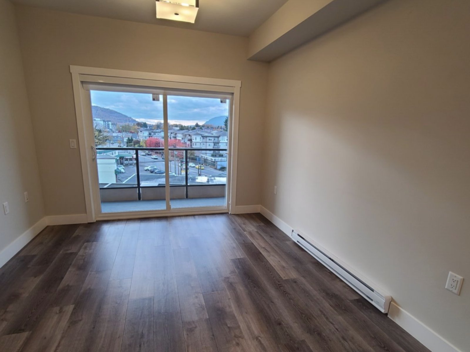 2 Bedroom Apartment for Rent - 46338 Yale Rd, Chilliwack, BC 2