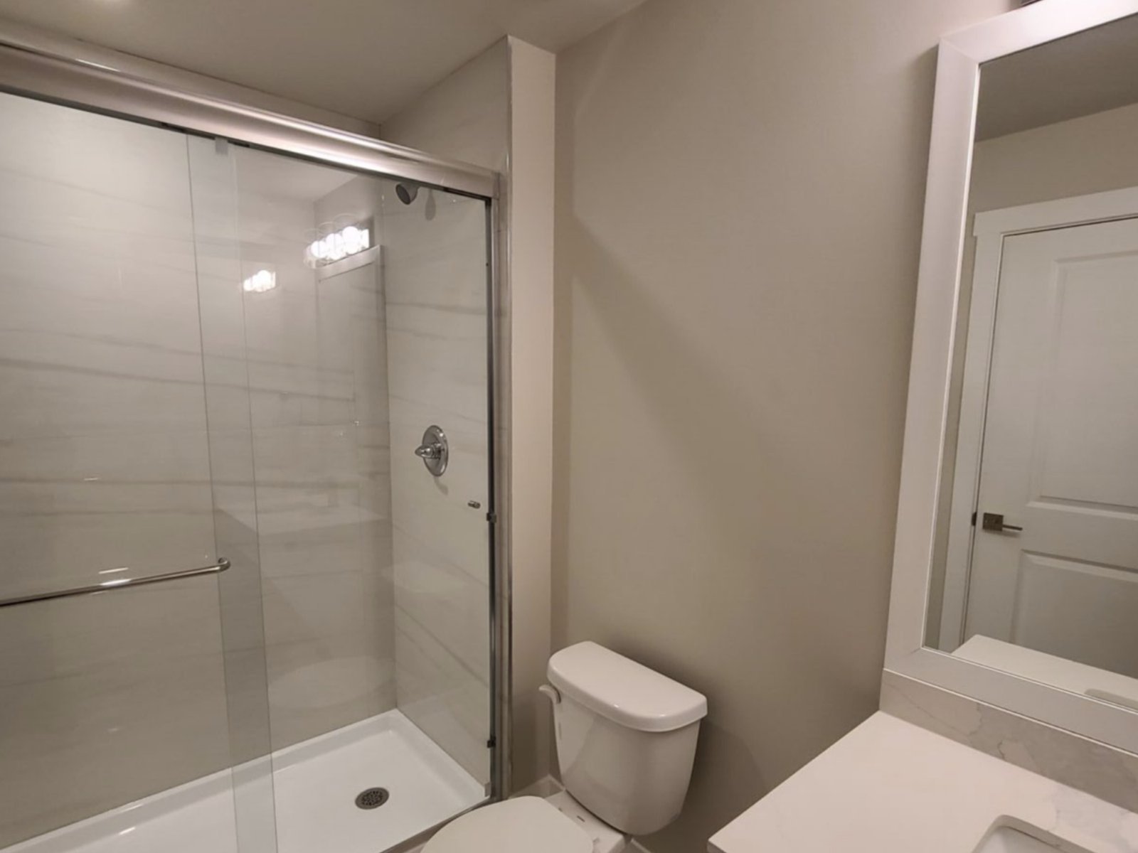 2 Bedroom Apartment for Rent - 46338 Yale Rd, Chilliwack, BC 3