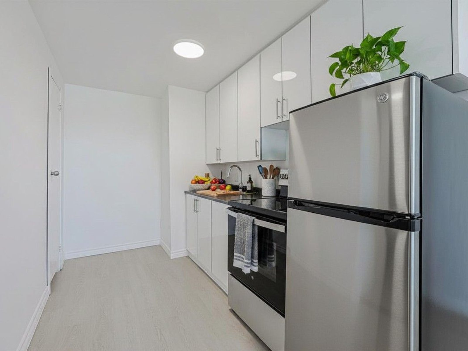 Studio Apartment for Rent - 2208 Dufferin Street, York, ON 3