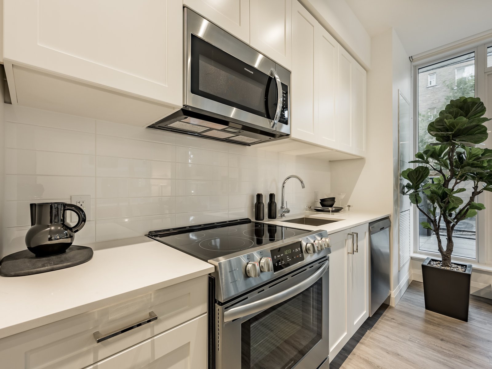 2 Bedroom Apartment for Rent - 299 The Kingsway, Toronto, ON 4