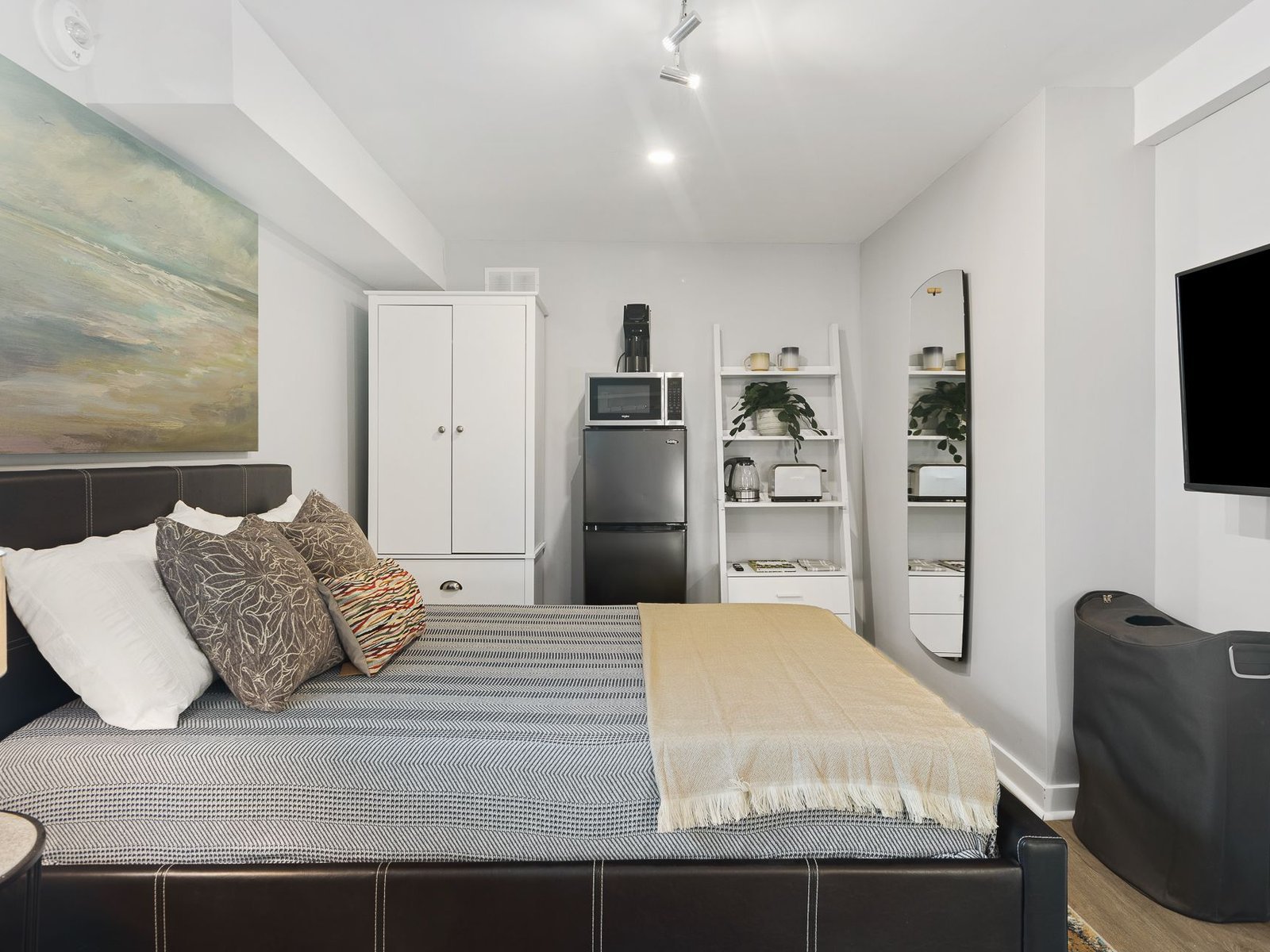 Studio Apartment for Rent - 146 Osgoode Street, Ottawa, ON 4