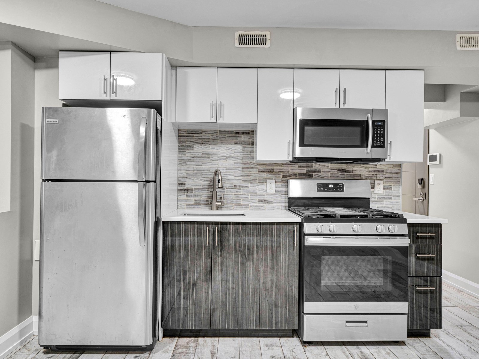 3 Bedroom Apartment for Rent - 59 Russell Avenue, Ottawa, ON 3