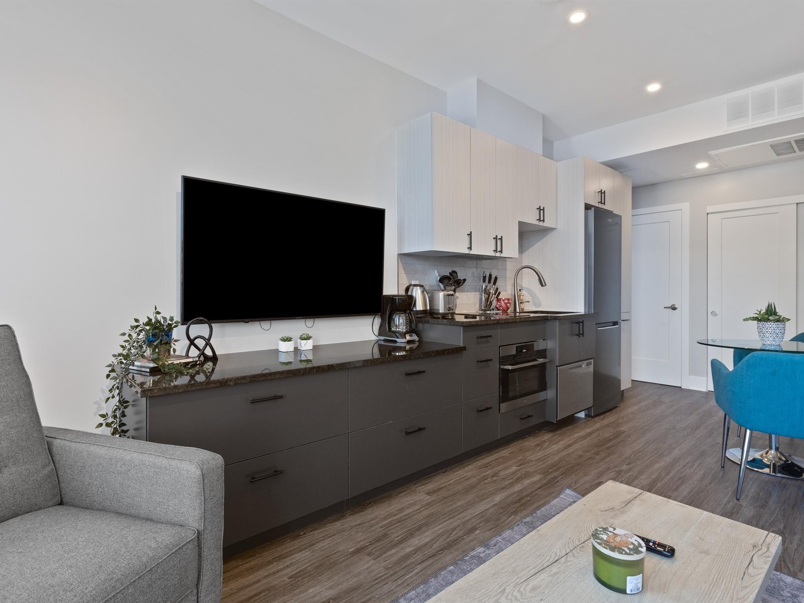 Studio Apartment for Rent - 196 Beechwood Avenue, Ottawa, ON 2