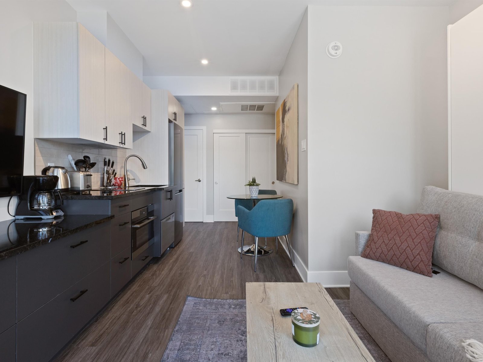 Studio Apartment for Rent - 196 Beechwood Avenue, Ottawa, ON 3