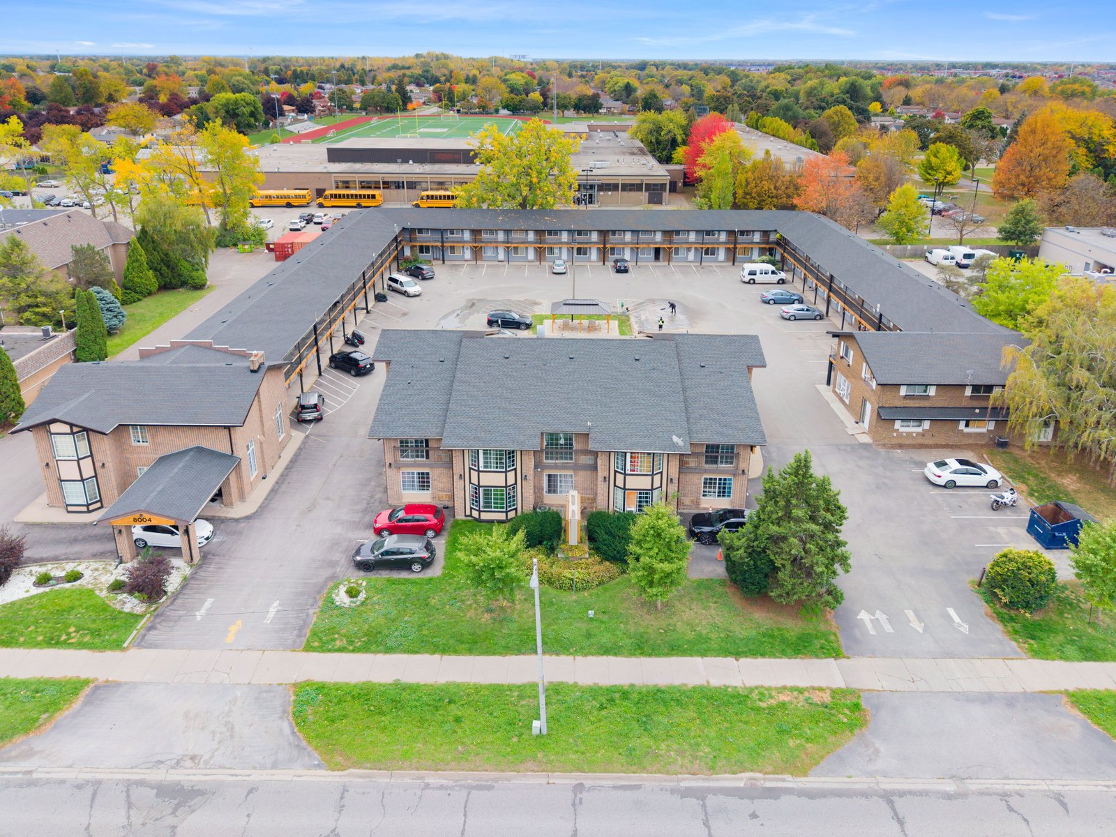 Studio Apartment for Rent - 8004 Lundys Ln, Niagara Falls, ON 3