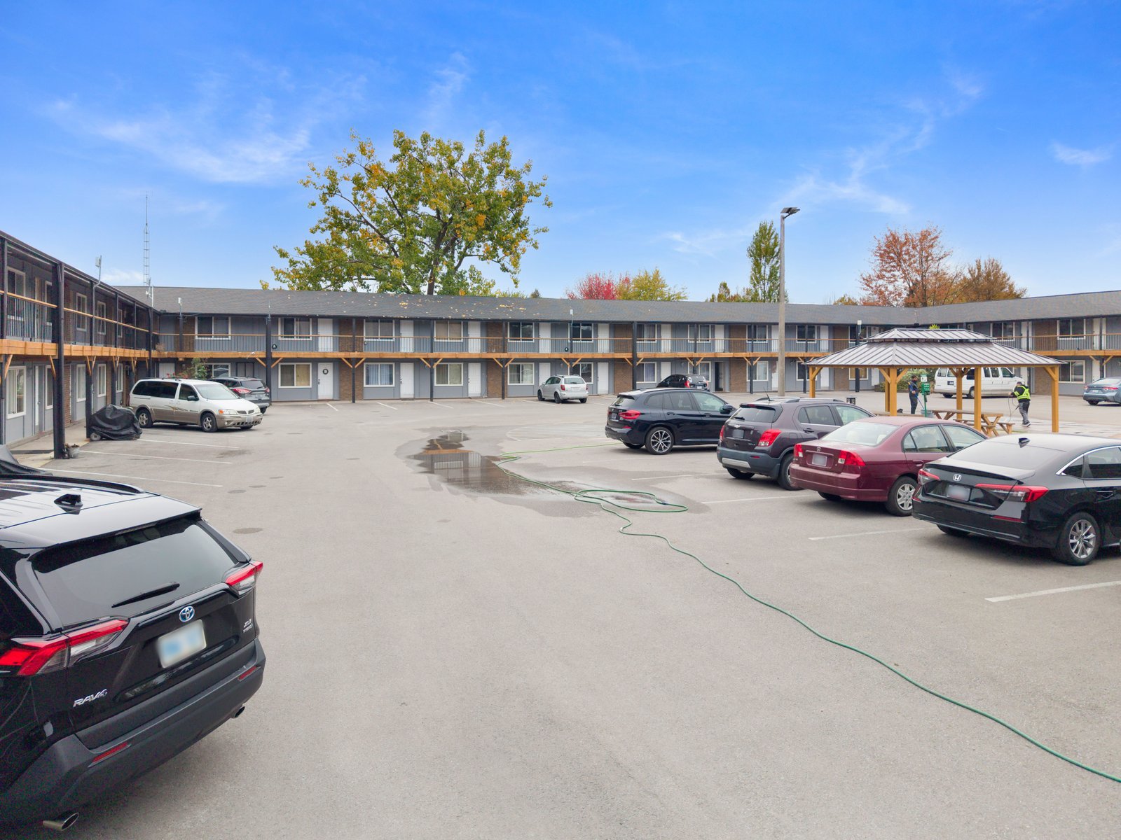 Studio Apartment for Rent - 8004 Lundys Ln, Niagara Falls, ON 4
