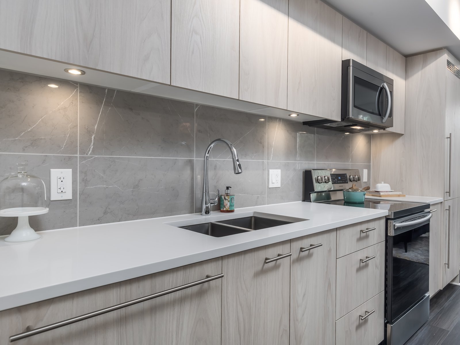 Studio Apartment for Rent - 1711 Lions Gate Lane, North Vancouver, BC 3