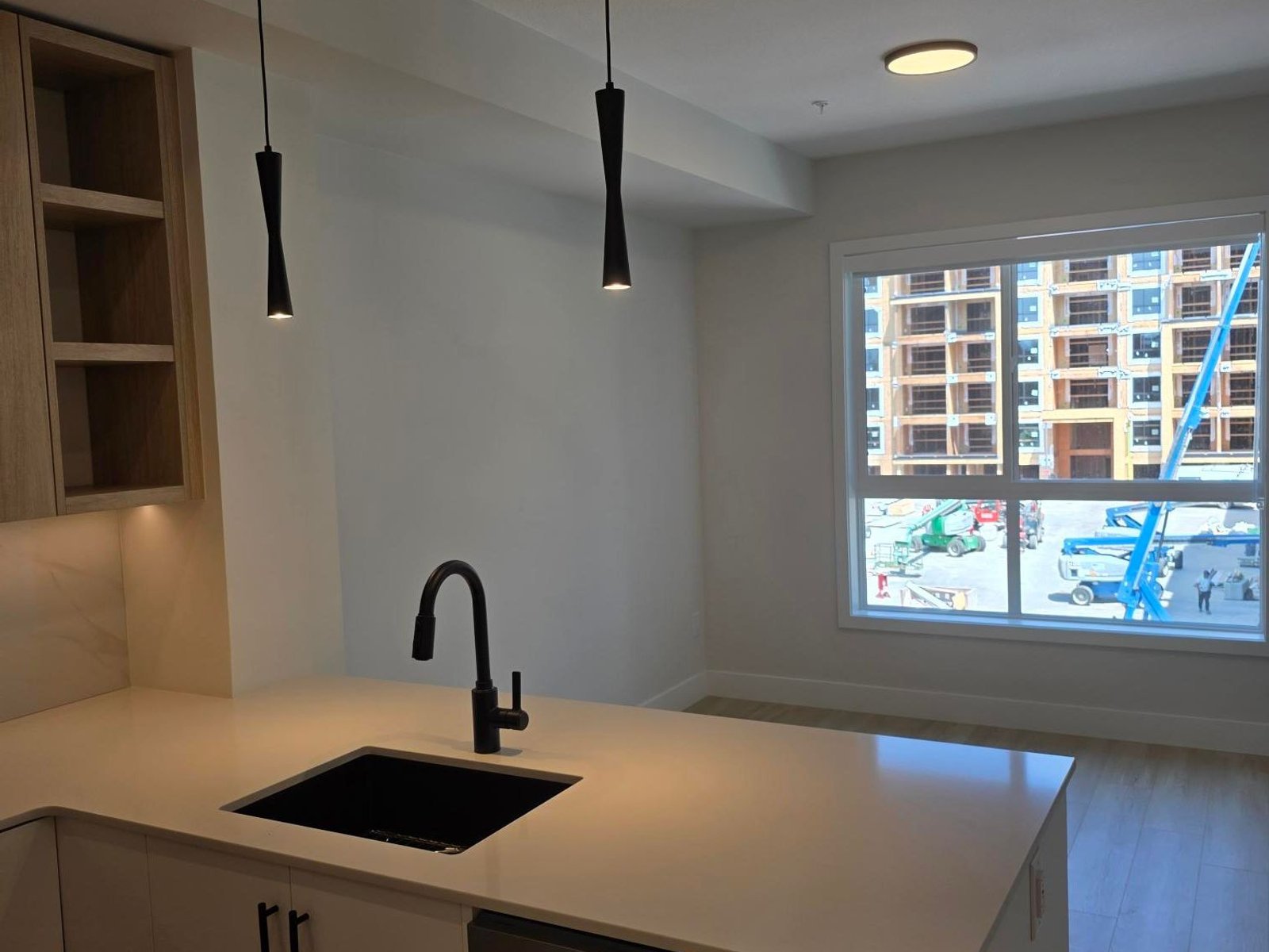 2 Bedroom Apartment for Rent - 34395 Gladys Avenue, Abbotsford, BC 2