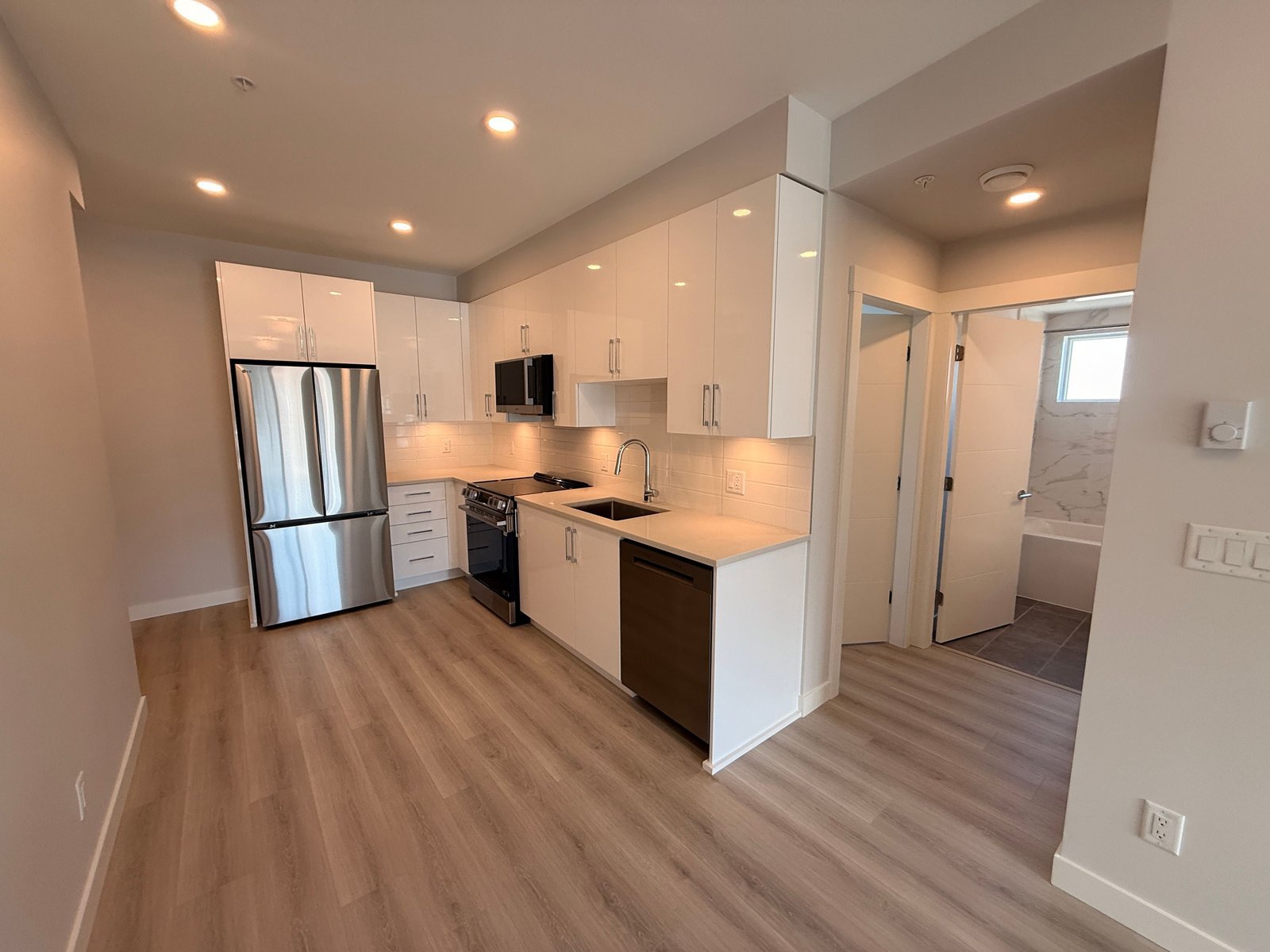 2 Bedroom Apartment for Rent - 8423 Cedar St, Mission, BC 2