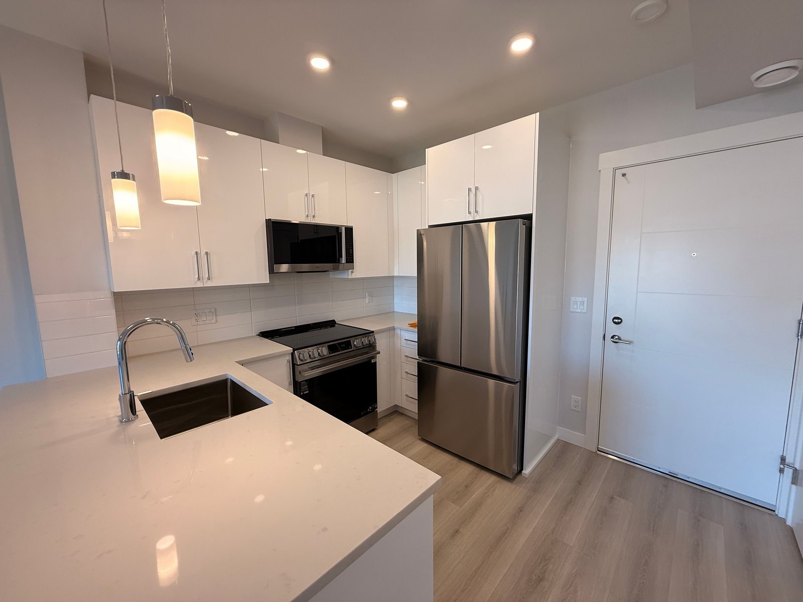 2 Bedroom Apartment for Rent - 8423 Cedar St, Mission, BC 2
