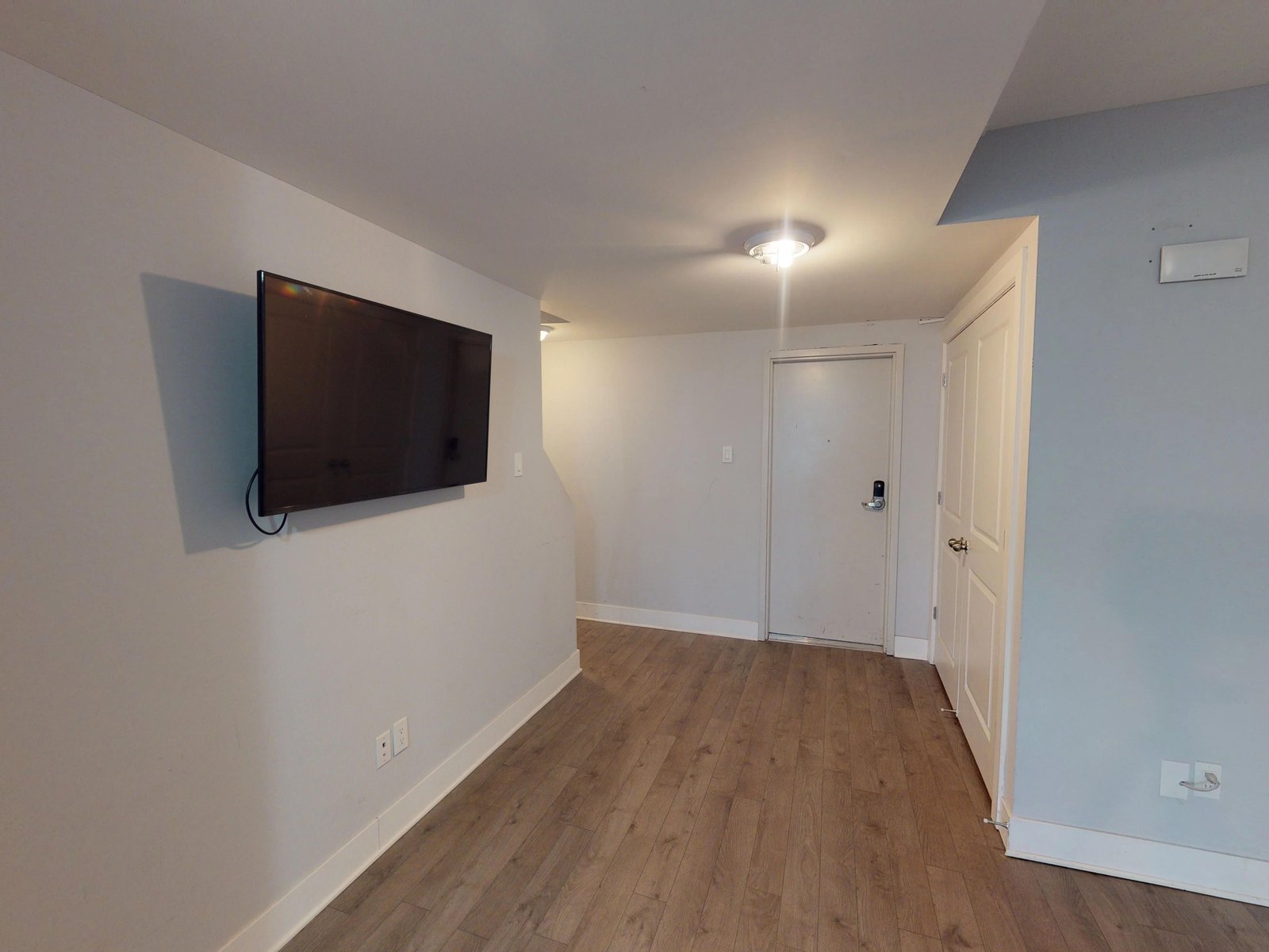 4 Bedroom Apartment for Rent - 179 Henderson Ave, Ottawa, ON 3