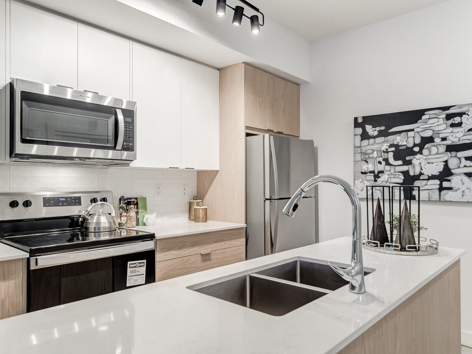 2 Bedroom Apartment for Rent - 3360 16 St SW, Calgary, AB 3