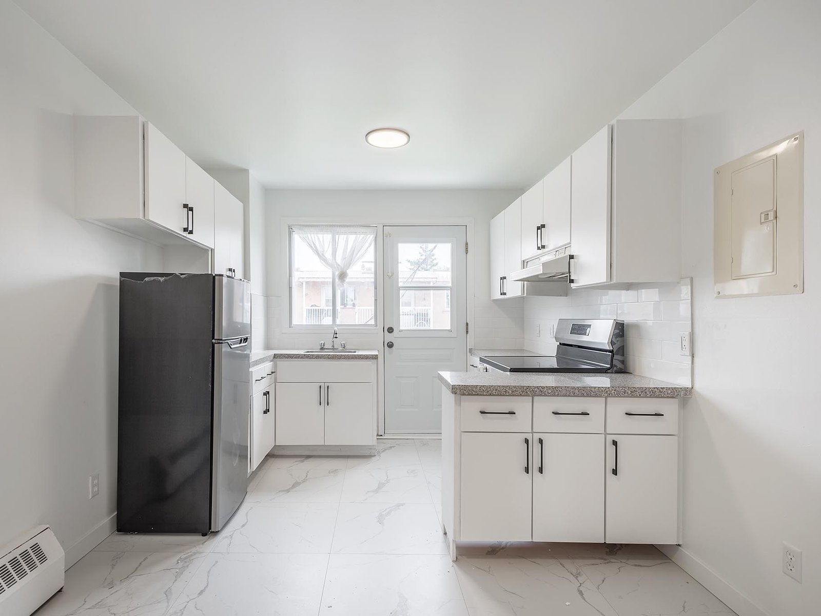 2 Bedroom Apartment for Rent - 11974 Avenue Jubinville, Montréal-Nord, QC