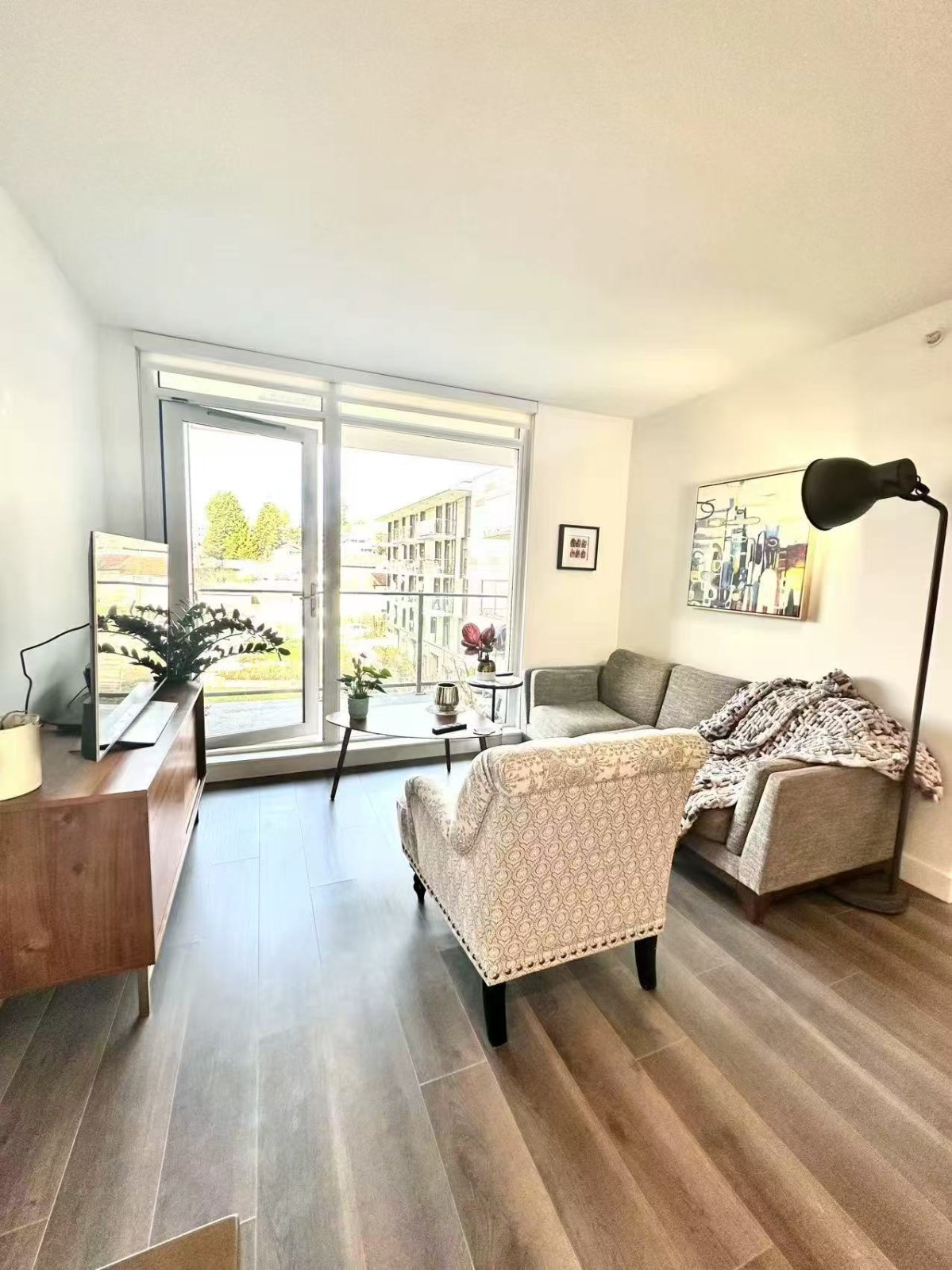 2 Bedroom Apartment for Rent - 8181 Chester St, Vancouver, BC 4