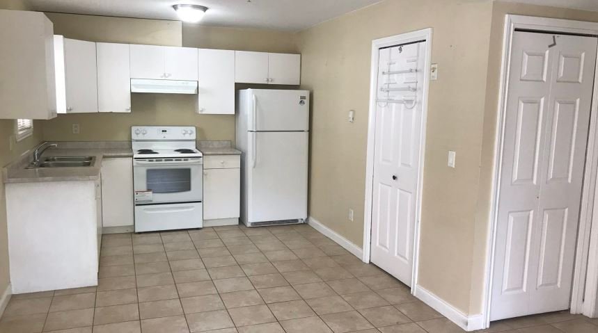 2 Bedroom Basement Suite for Rent - E 43rd Ave, Vancouver, BC 4
