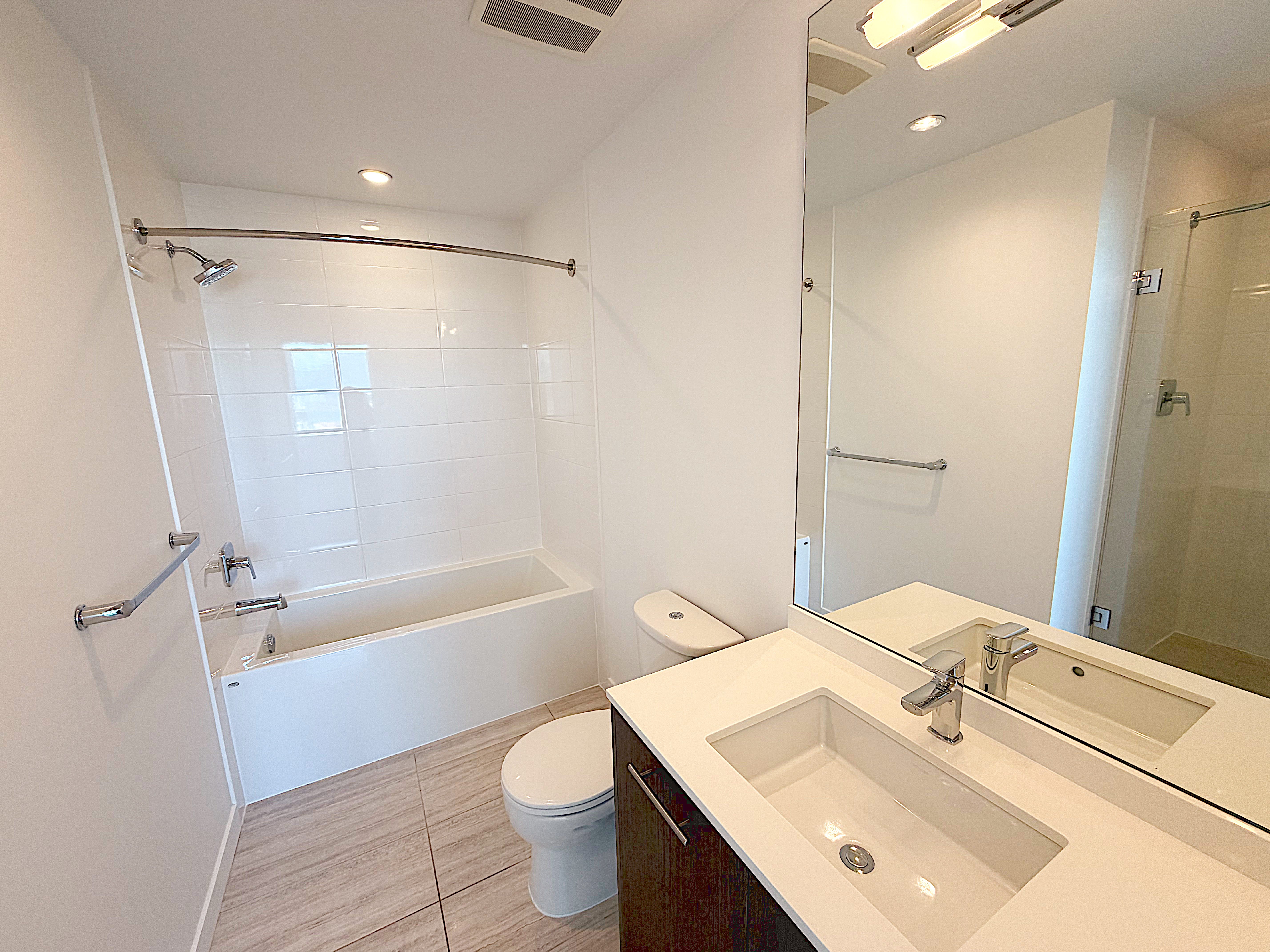2 Bedroom Apartment for Rent - 685 Pacific Blvd, Vancouver, BC 3