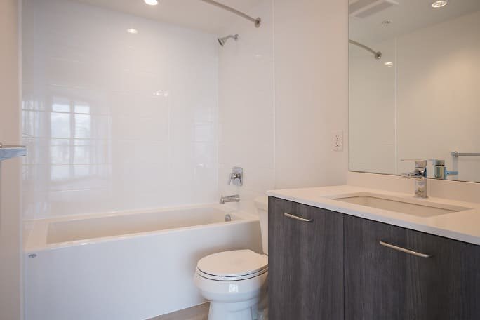 Studio Apartment for Rent - 685 Pacific Blvd, Vancouver, BC 2
