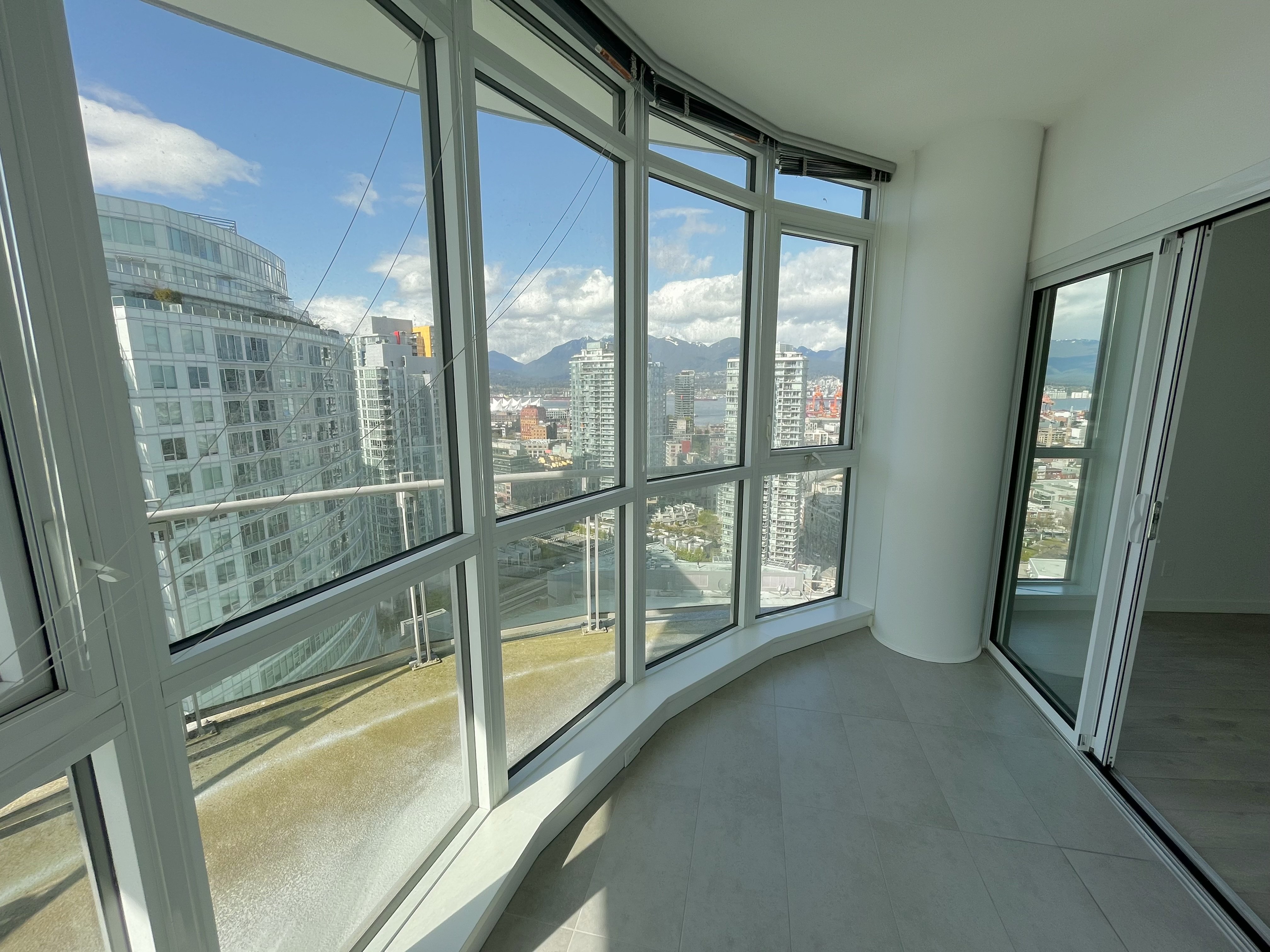 2 Bedroom Apartment for Rent - 685 Pacific Blvd, Vancouver, BC 4