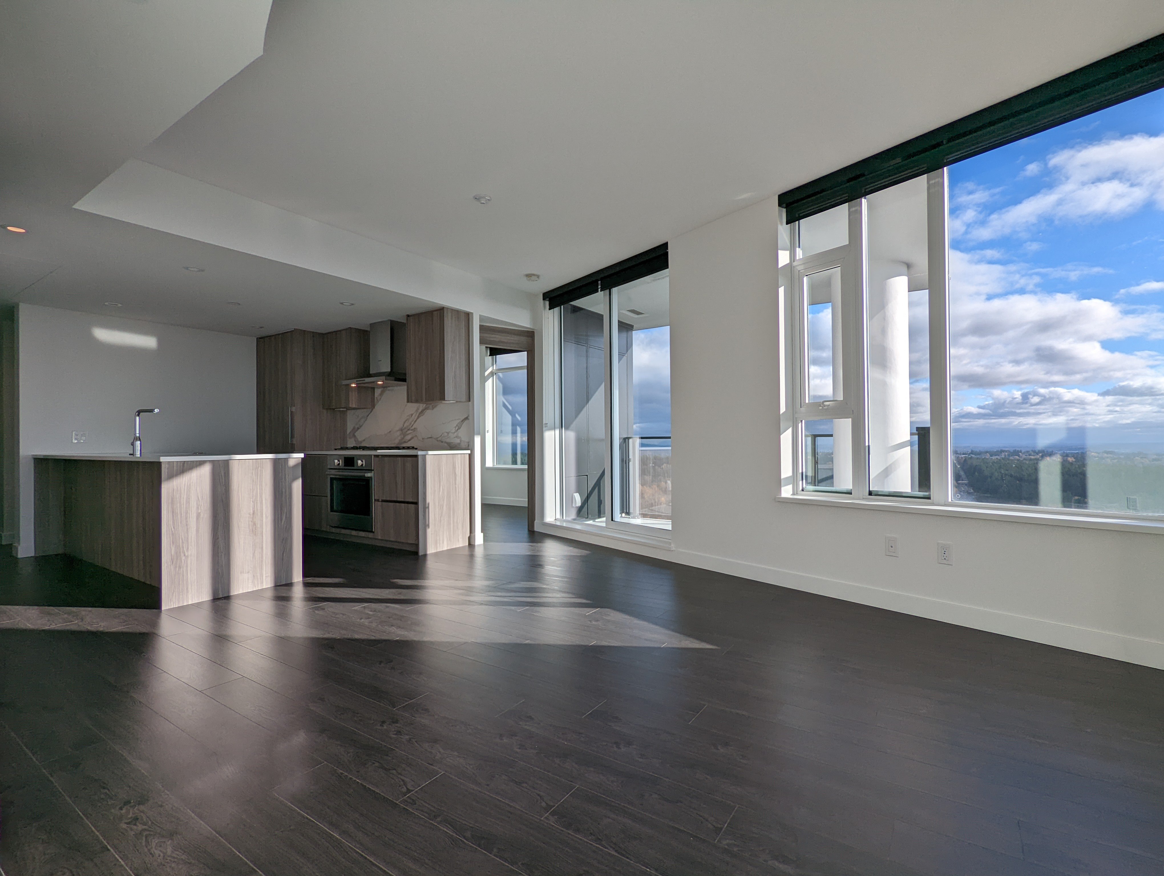 3 Bedroom Apartment for Rent - 9887 Whalley Blvd, Surrey, BC 2