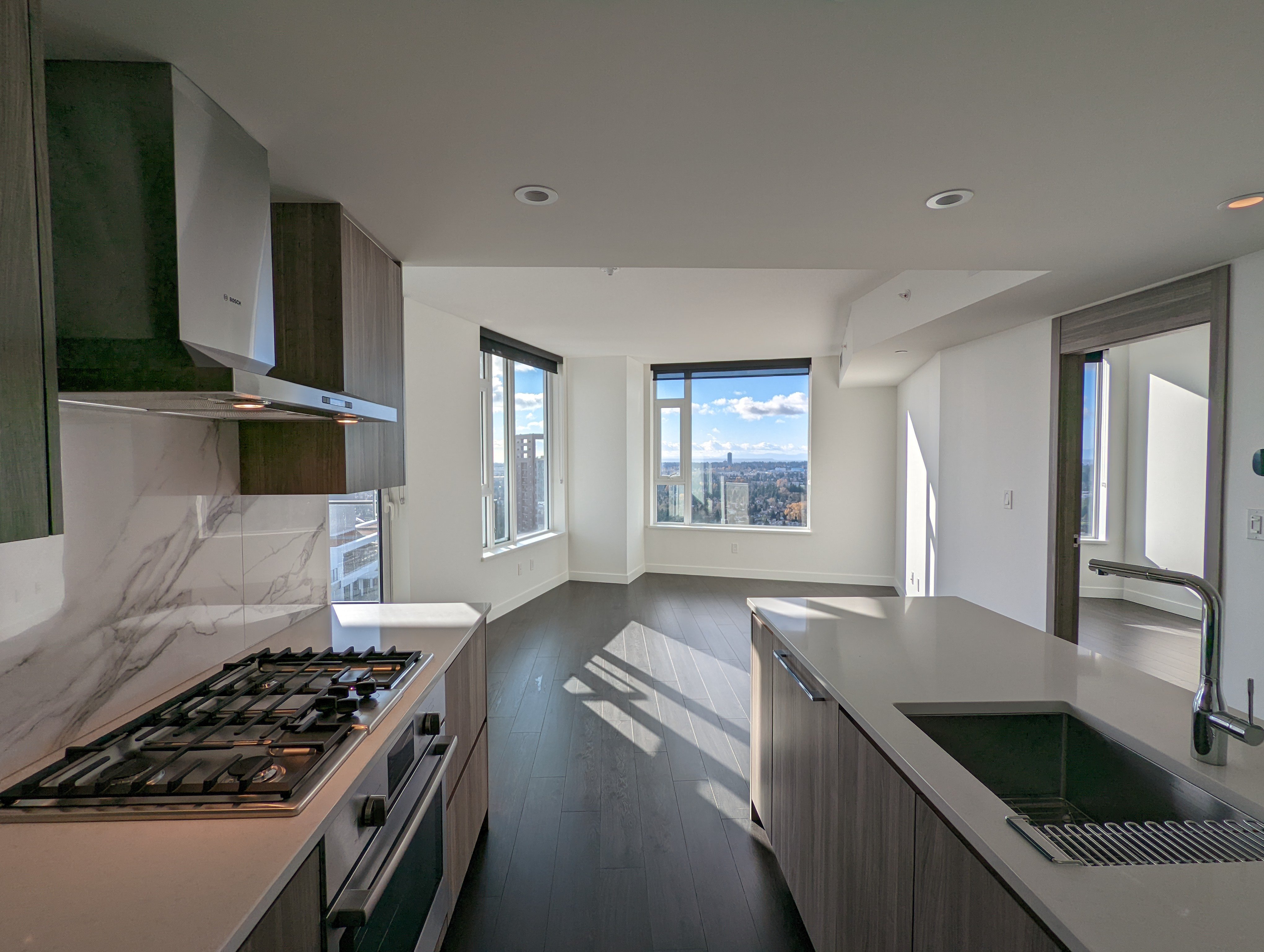 3 Bedroom Apartment for Rent - 9887 Whalley Blvd, Surrey, BC 3