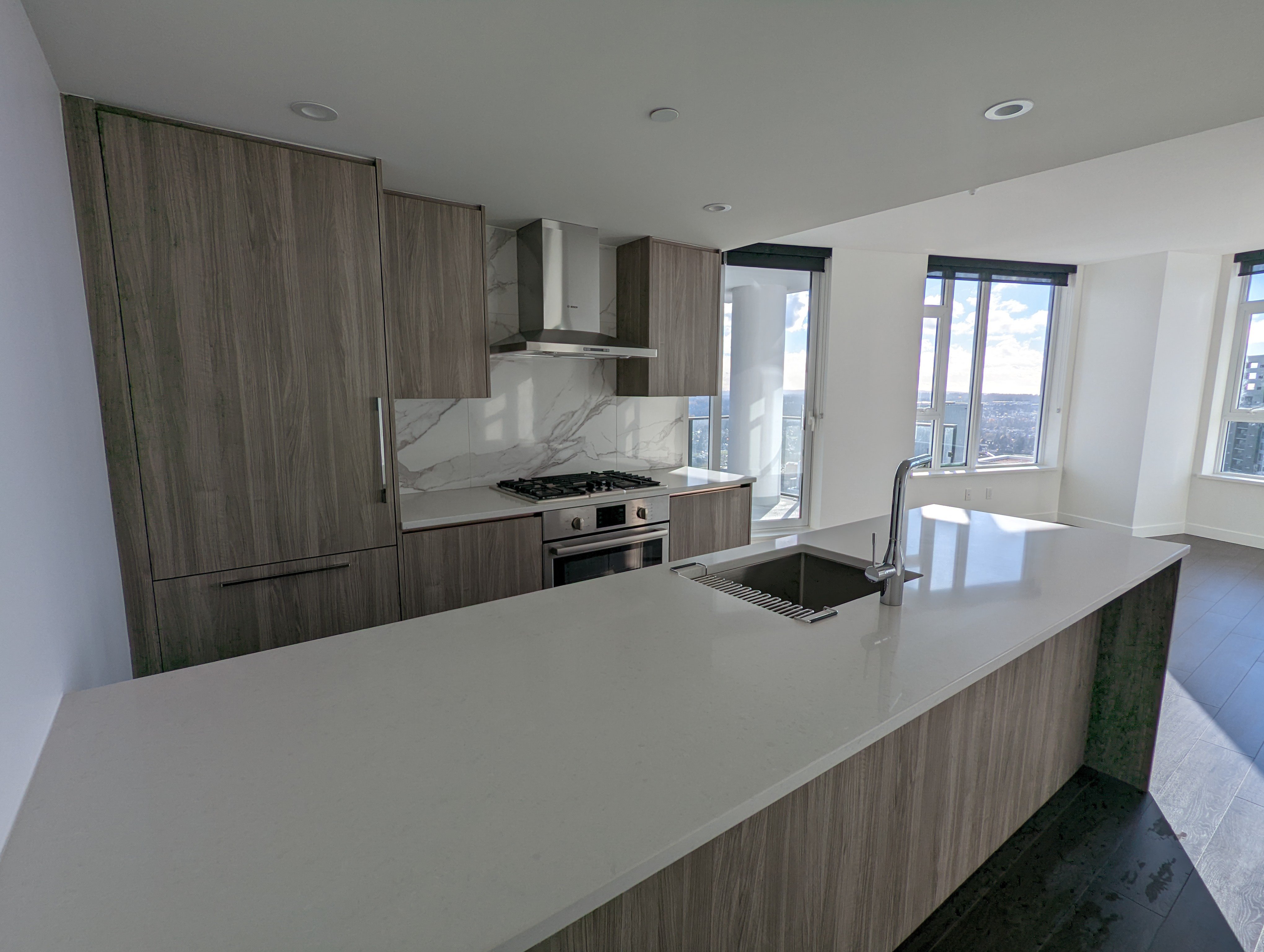3 Bedroom Apartment for Rent - 9887 Whalley Blvd, Surrey, BC 4