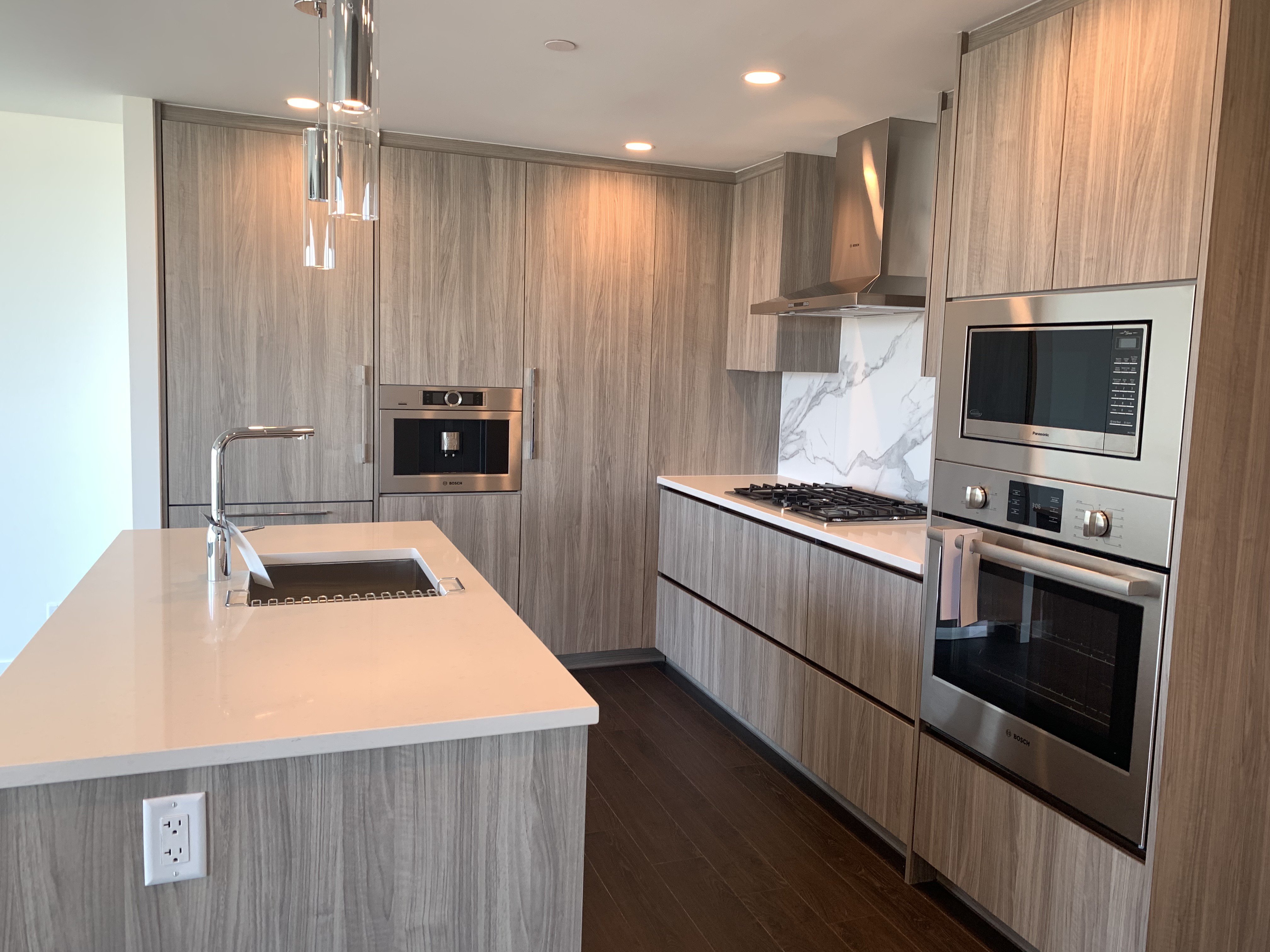 3 Bedroom Apartment for Rent - 4890 Lougheed Hwy, Burnaby, BC 2