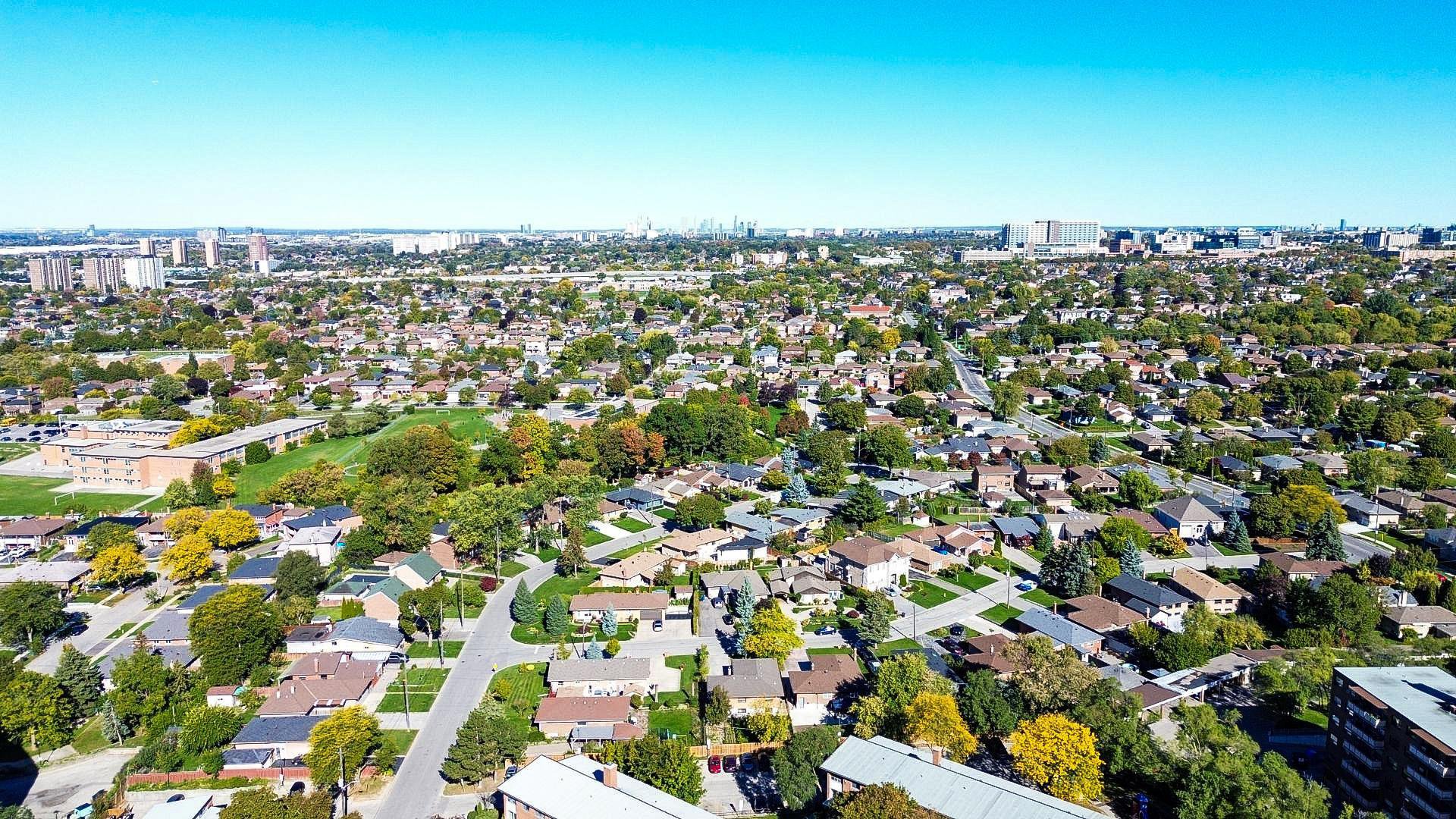 3 Bedroom Apartment for Rent - 1577 Lawrence Ave W, Toronto, ON 3