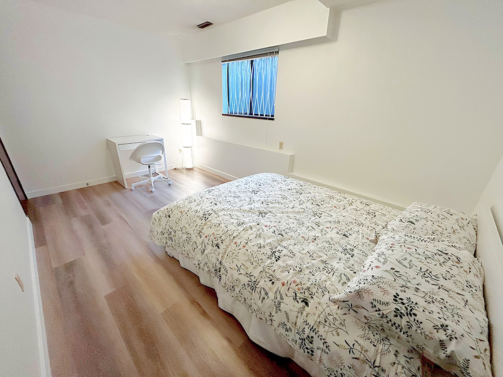 Room in House for Rent - 2933 E 8th Ave, Vancouver, BC 2