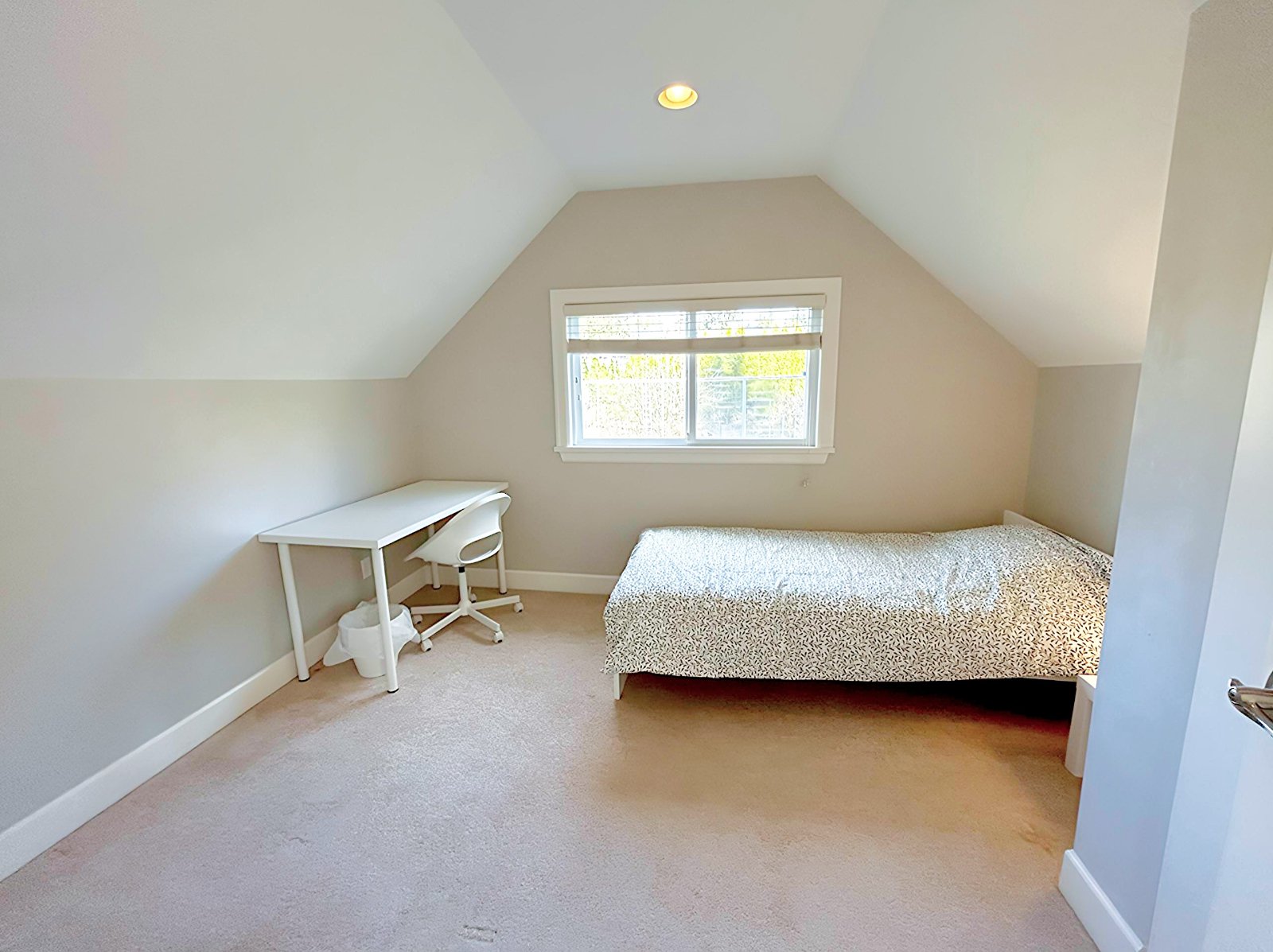 Room in House for Rent - 817 Edgar Ave, Coquitlam, BC 3