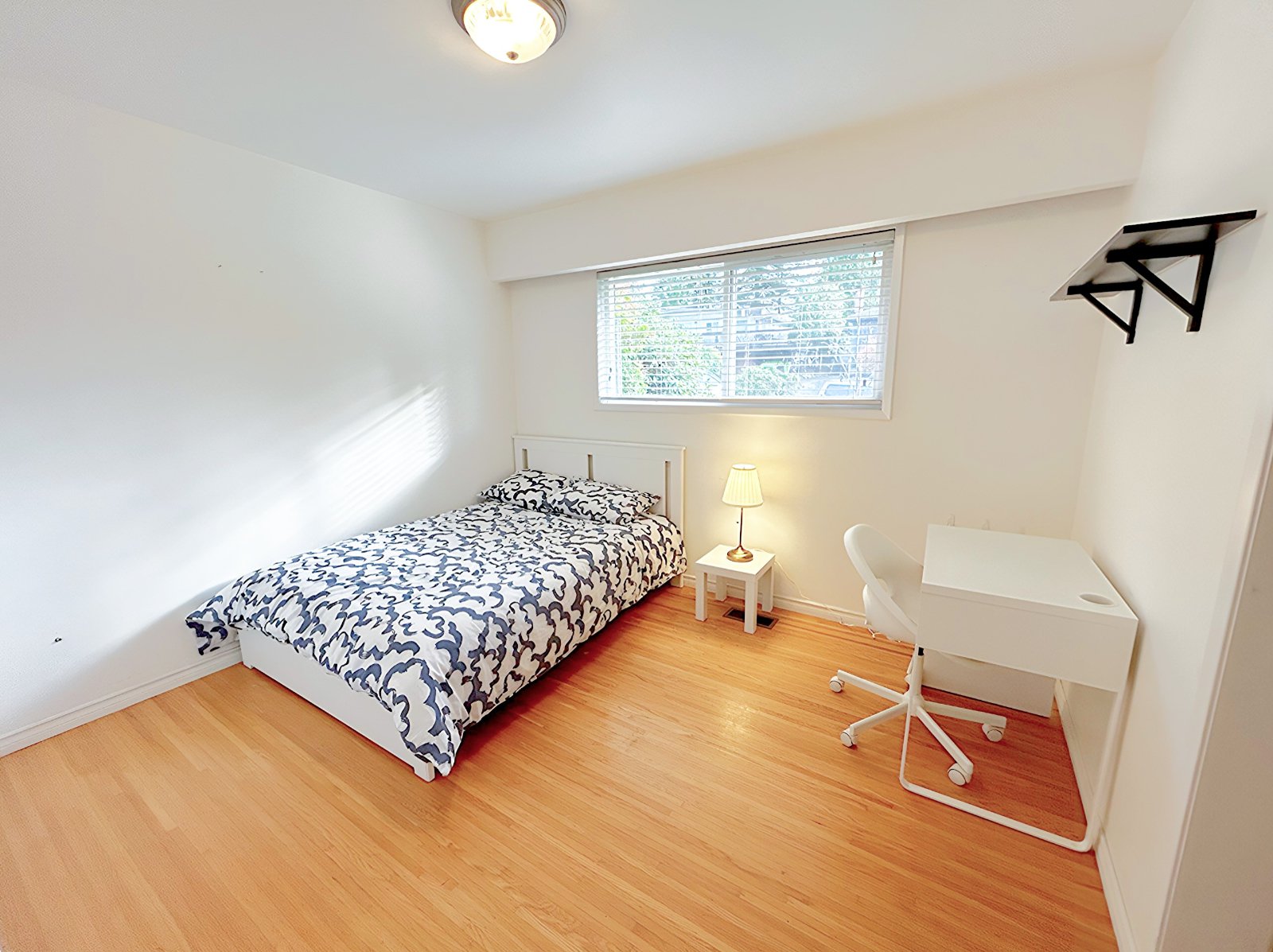 Room in House for Rent - 633 Elmwood St, Coquitlam, BC 2