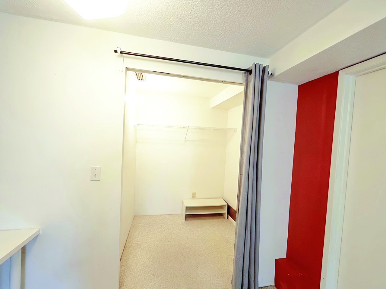 Room in House for Rent - 753 Blythwood Dr, North Vancouver District, BC 3