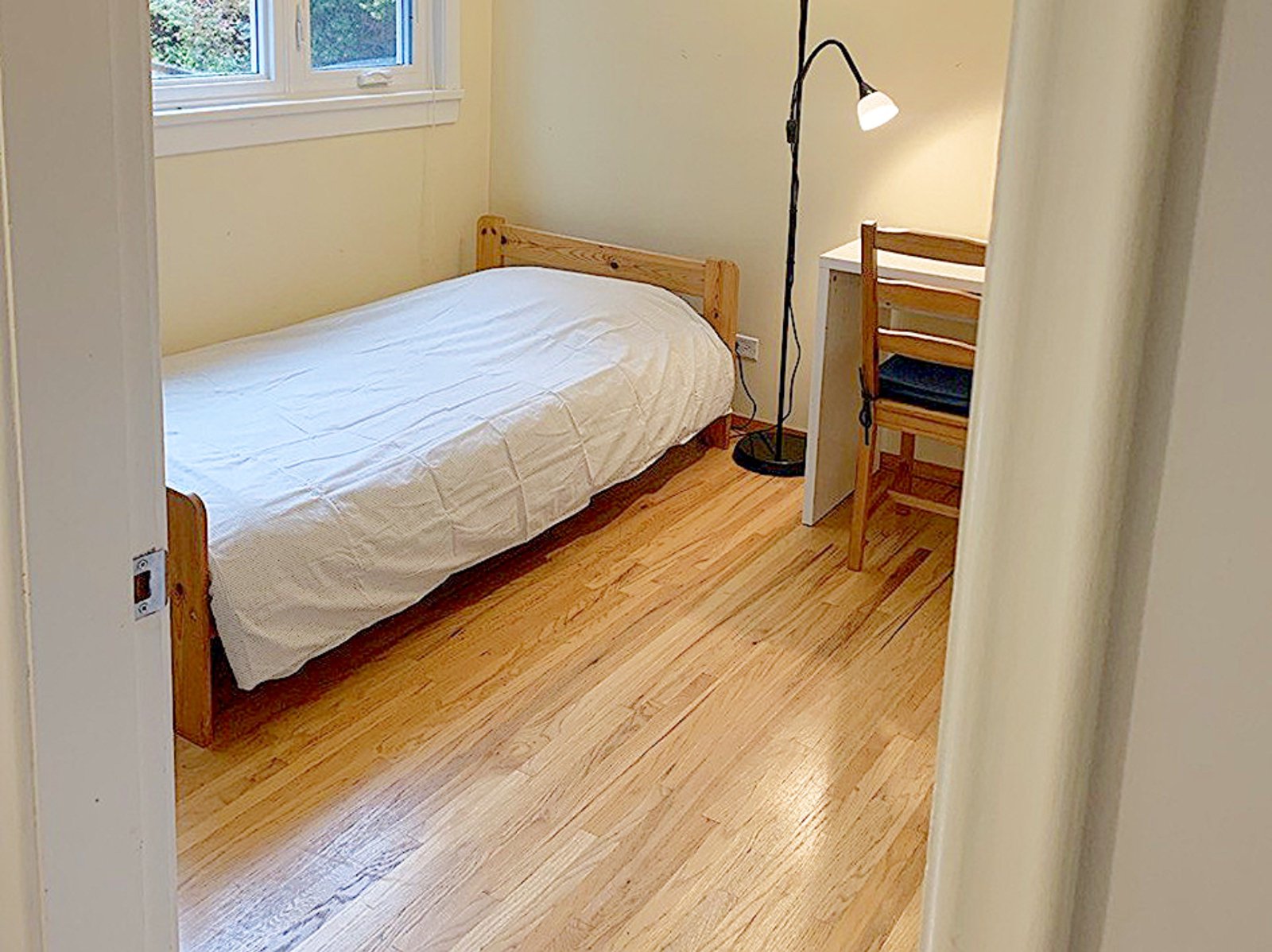Room in House for Rent - 753 Blythwood Dr, North Vancouver District, BC 5