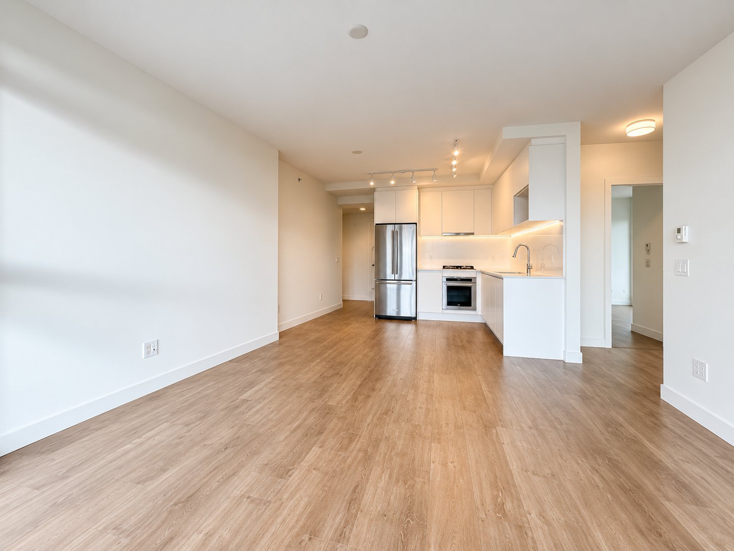 2 Bedroom Apartment for Rent - 657 Whiting Way, Coquitlam, BC 3