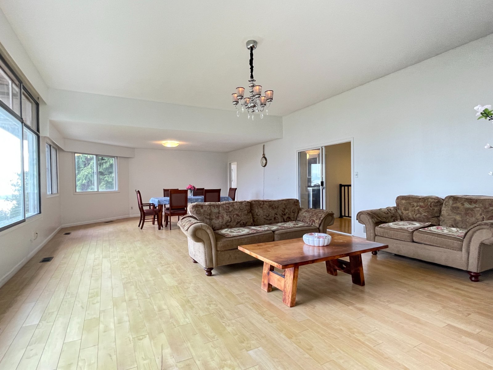 5 Bedroom House for Rent - Crestline Rd, West Vancouver, BC 2