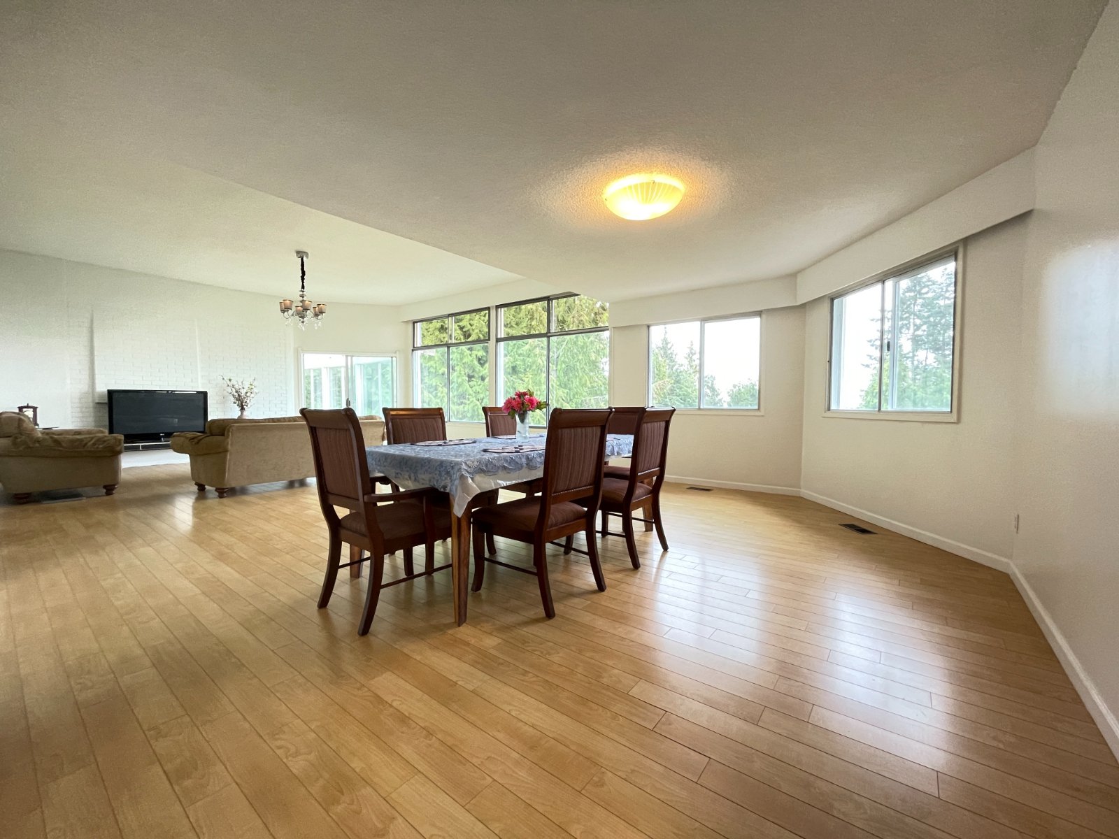5 Bedroom House for Rent - Crestline Rd, West Vancouver, BC 3