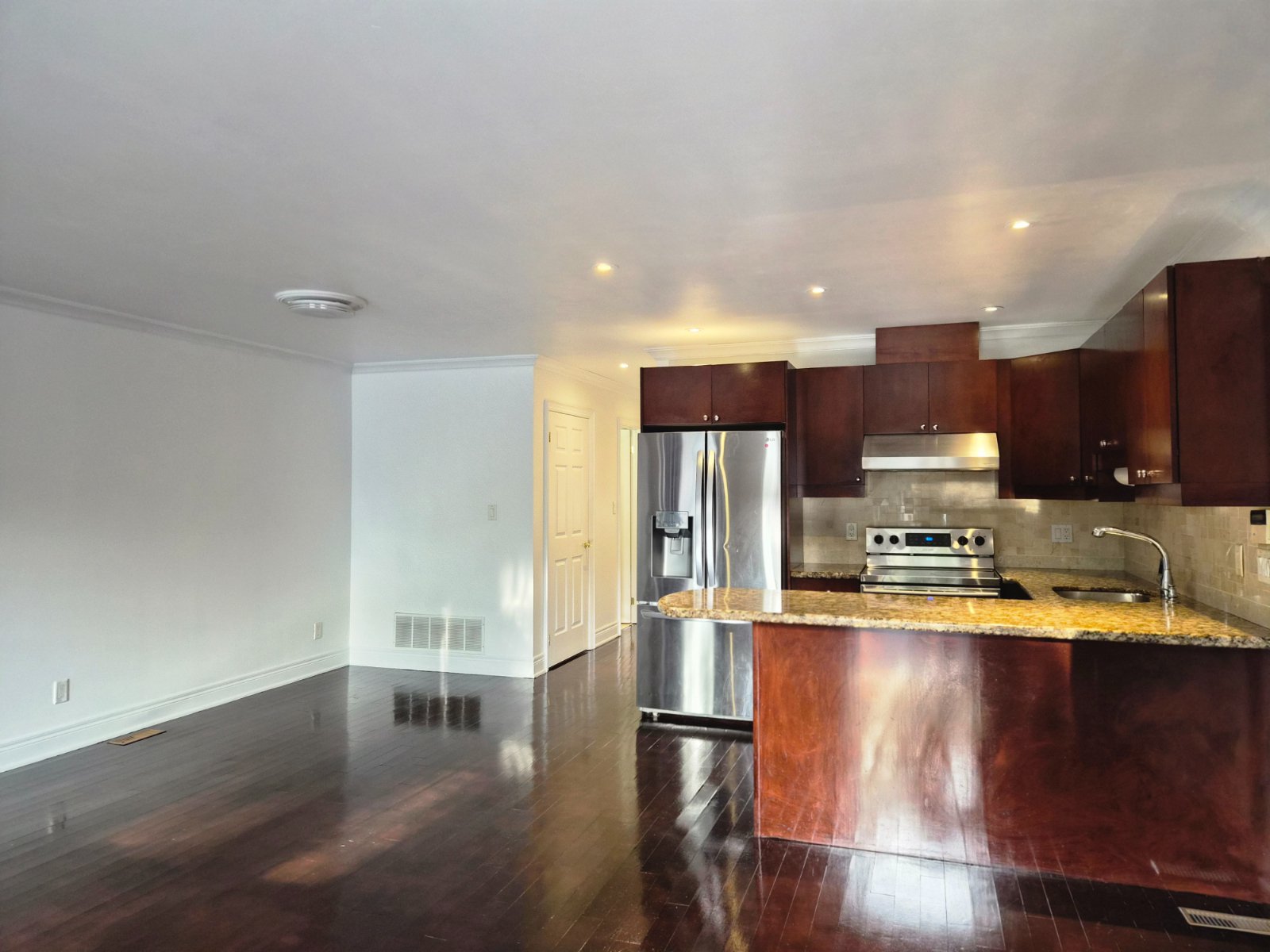 2 Bedroom Apartment for Rent - St Clarens Ave, Toronto, ON 2